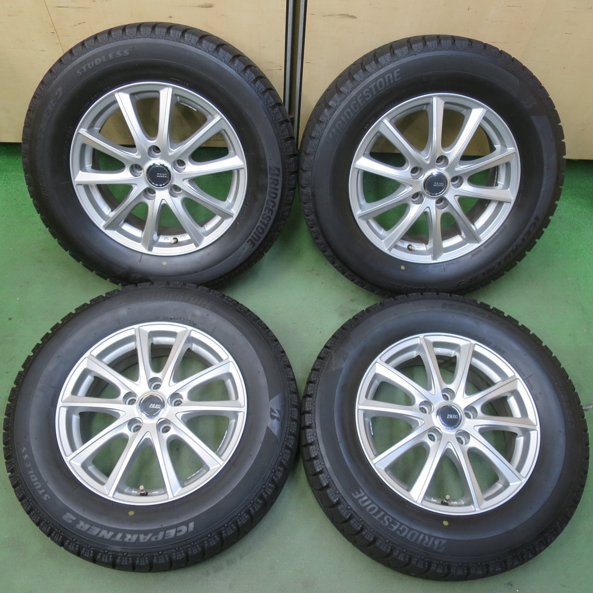 バリ溝！22年！キレイ！9.5分◎スタッドレス 215/65R16 ブリヂストン アイスパートナー2 PREO プレオ 16インチ PCD114.3/5H◎6100807イス