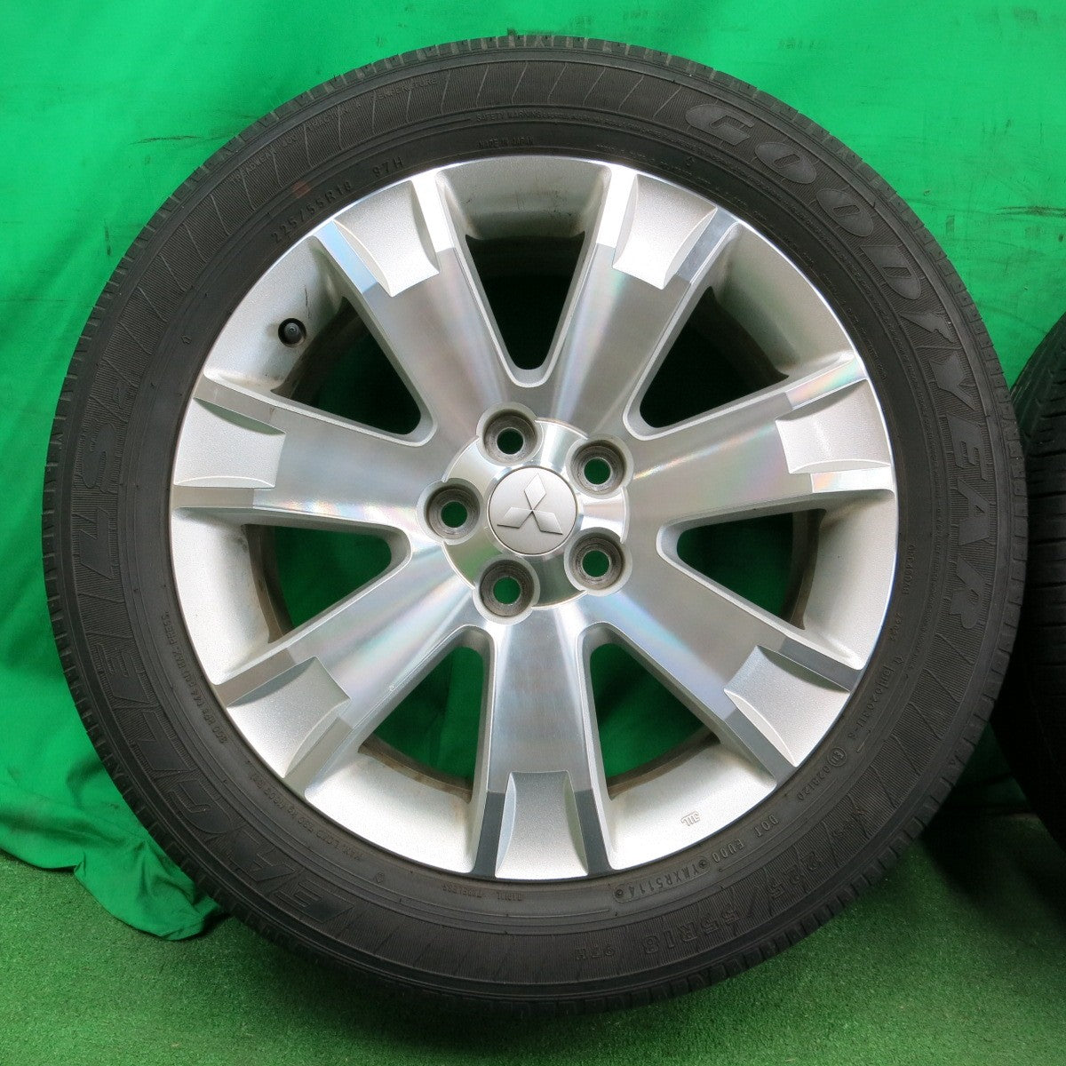 *送料無料* キレイ★三菱 デリカ D:5 純正 225/55R18 グッドイヤー イーグル LS2 18インチ D5 PCD114.3/5H★4053101ナノ