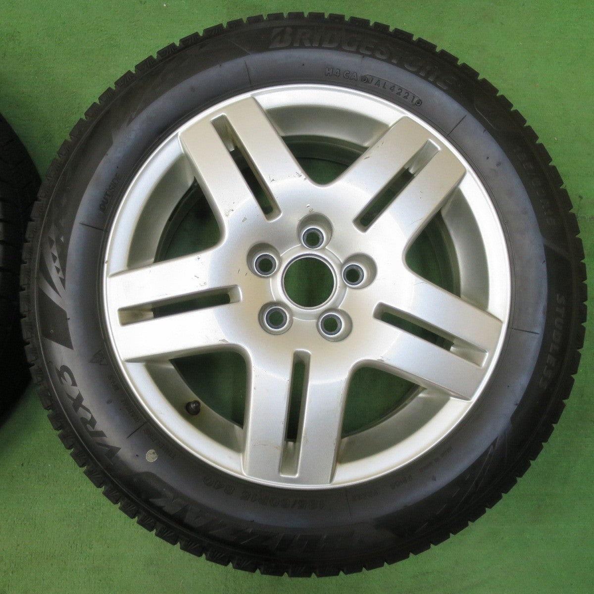 バリ溝！21年！9分★VW ワーゲン ゴルフ 4 純正 185/60R15 スタッドレス ブリヂストン ブリザック VRX3 15インチ PCD100/5H★5020312イス