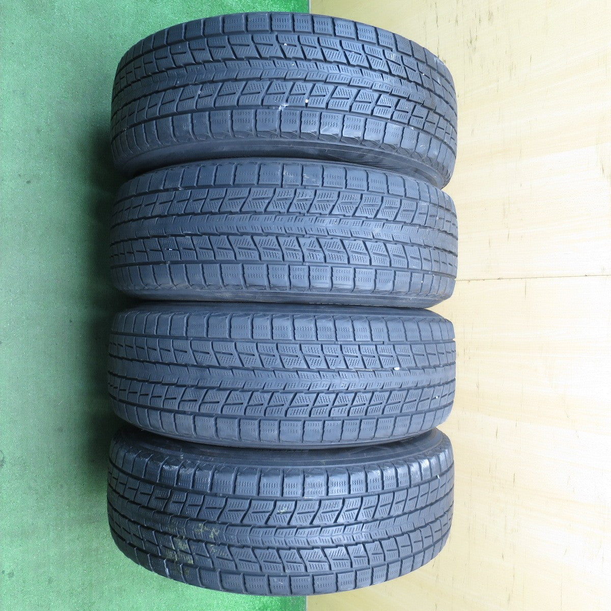 バリ溝！キレイ！9.5分★スタッドレス 235/65R18 ダンロップ ウインターマックス SJ8 SEIN ザイン 18インチ PCD114.3/5H★5052501NJス