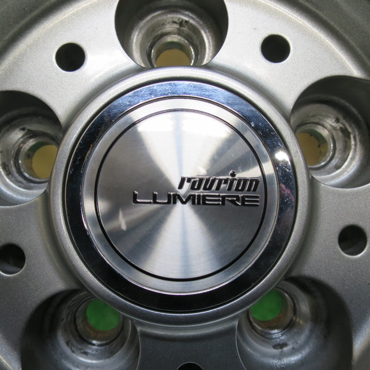 [送料無料] バリ溝！9分★プリウス 等 215/45R17 スタッドレス グッドイヤー アイスナビ6 ravrion LUMIERE ラブリオン 17インチ  PCD100/5H★5011704イス