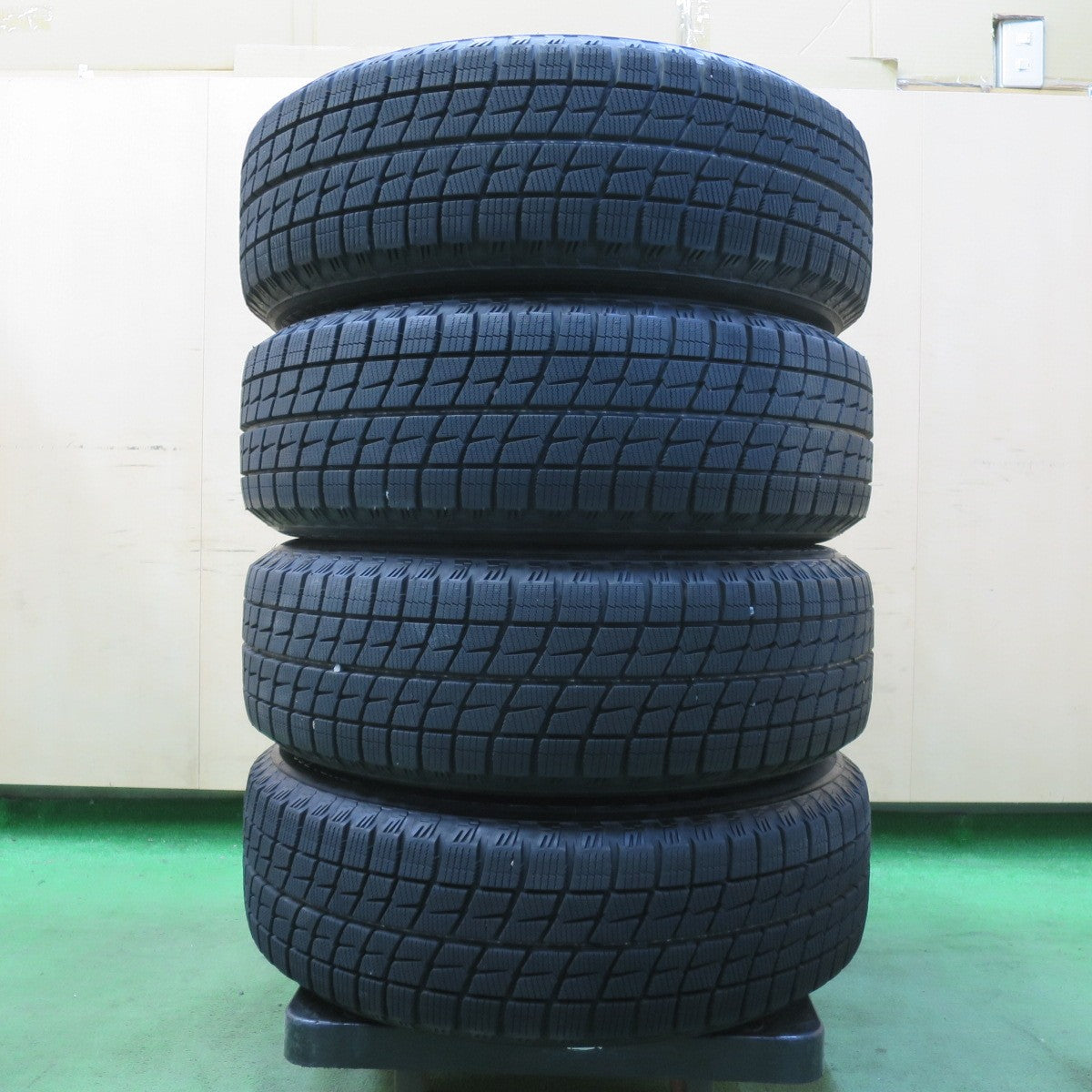 バリ溝！キレイ！ほぼ10分★スタッドレス 185/65R15 ブリヂストン アイスパートナー ENERGYLINE エナジーライン 15インチ PCD114.3/5H★5051508イス