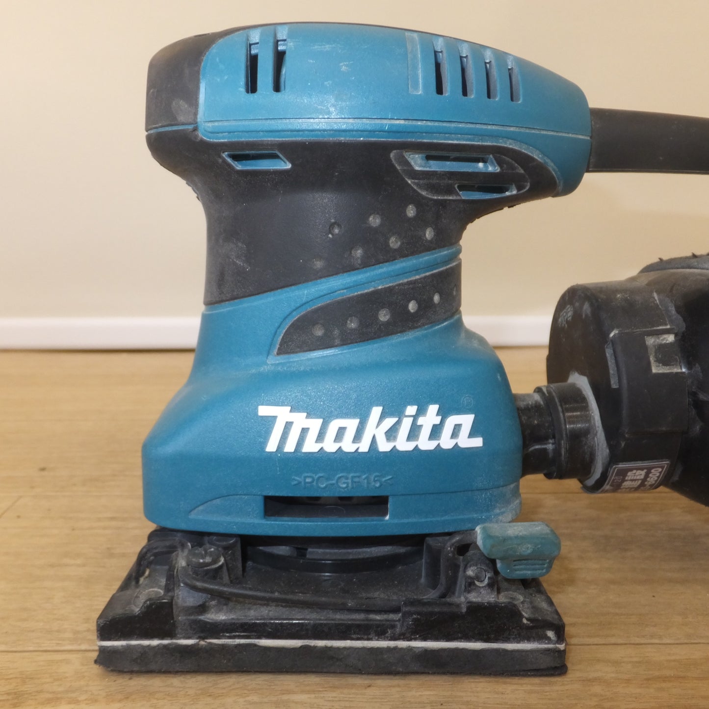 [送料無料] ★マキタ makita 防じんミニサンダ BO4555　100V～ 2.1A 50-60Hz 200W★