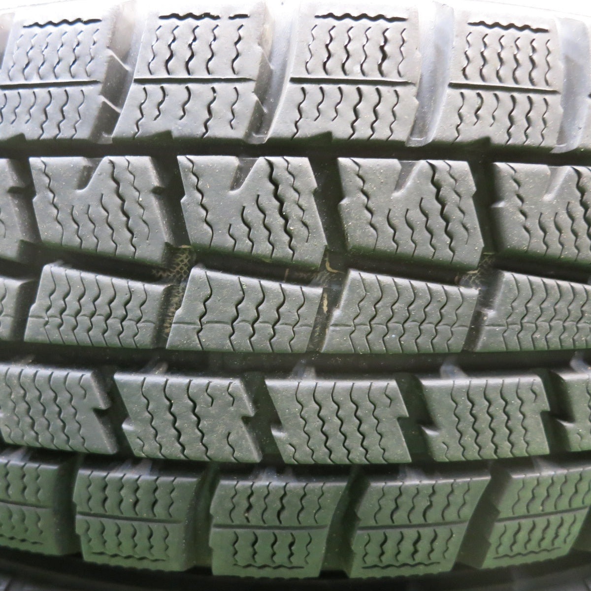 バリ溝！8.5分★スタッドレス 165/65R15 ダンロップ ウインターマックス WM01 VELVA KEVIN ヴェルヴァ ケヴィン 軽サイズ タフト ハスラー 等 PCD100/4H★5121812HAス