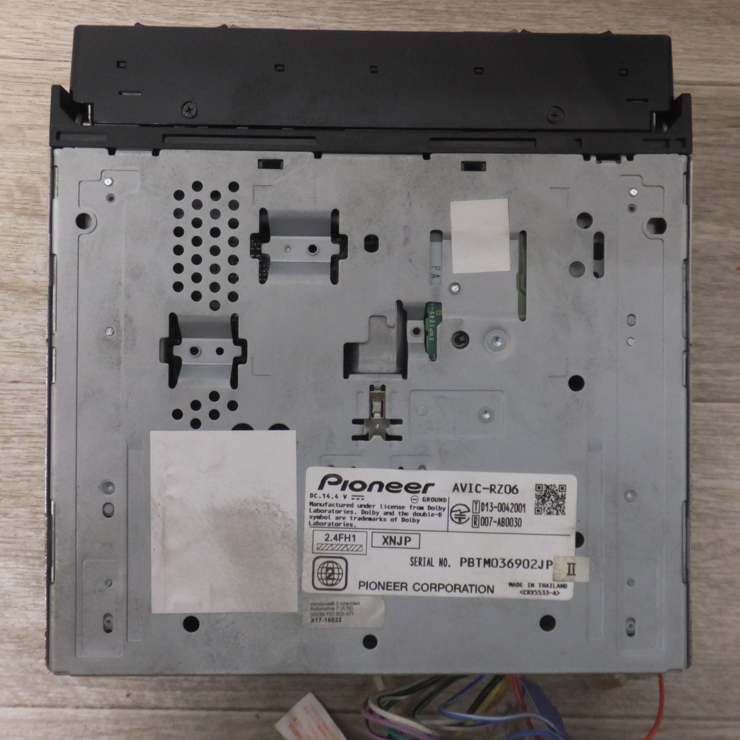 [送料無料] ★カロッツェリア carrozzeria AV一体型メモリーナビゲーション 楽ナビ AVIC-RZ06(9)★