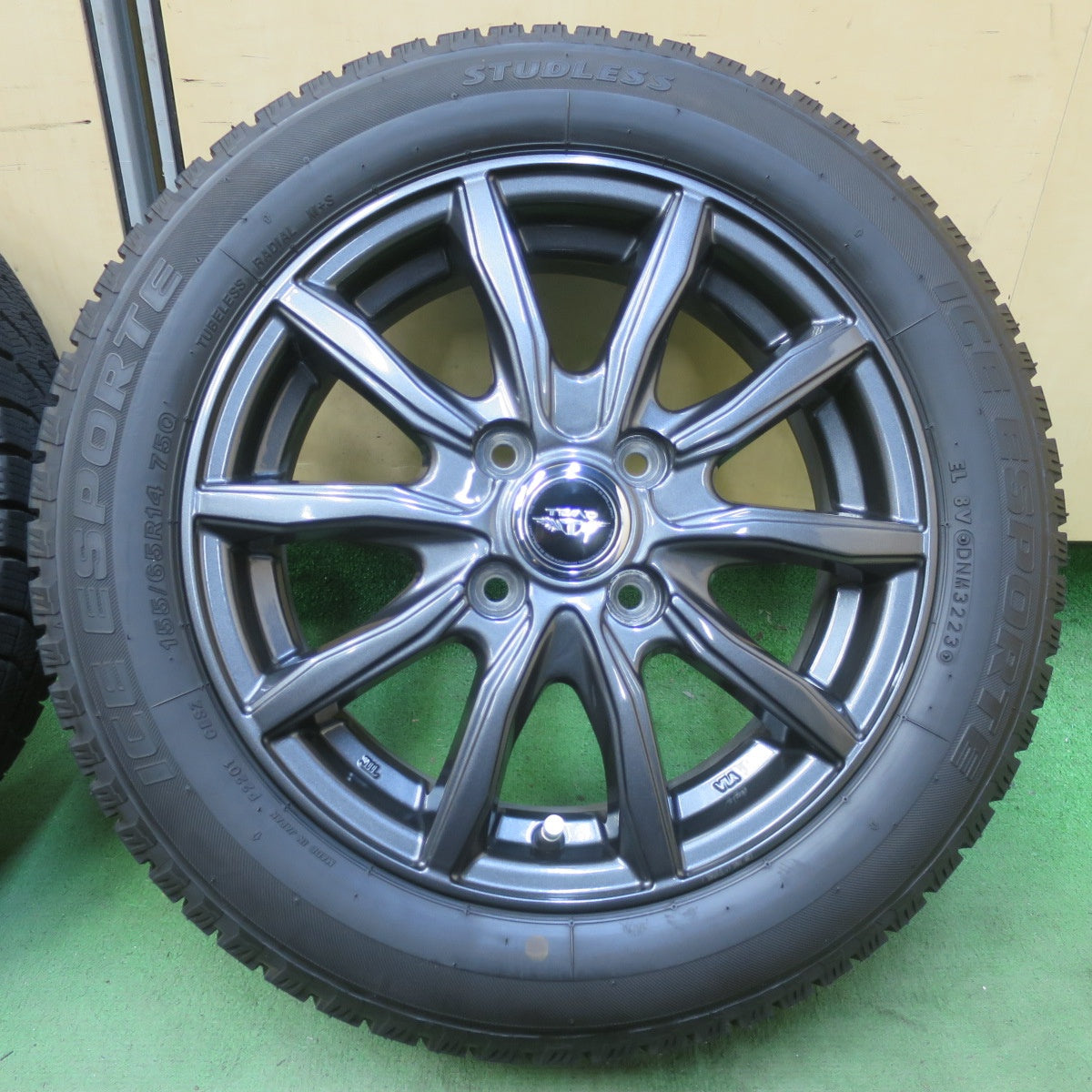 ほぼ未使用！23年！キレイ★スタッドレス 155/65R14 アイスエスポルテ TEAD テッド 14インチ PCD100/4H★6041707イス
