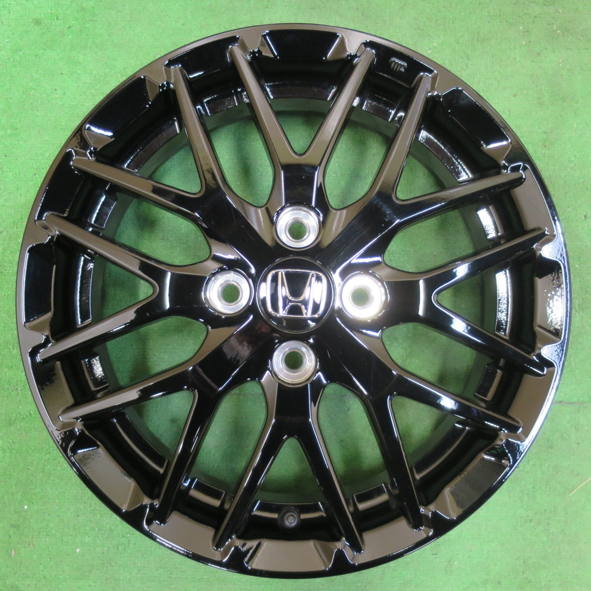 [送料無料] 新車外し！付属品付き★ホンダ N-ONE RS 純正 ENKEI ホイール 15インチ 15×4.5J エンケイ N-BOX カスタム 等 PCD100/4H★4102905イホ