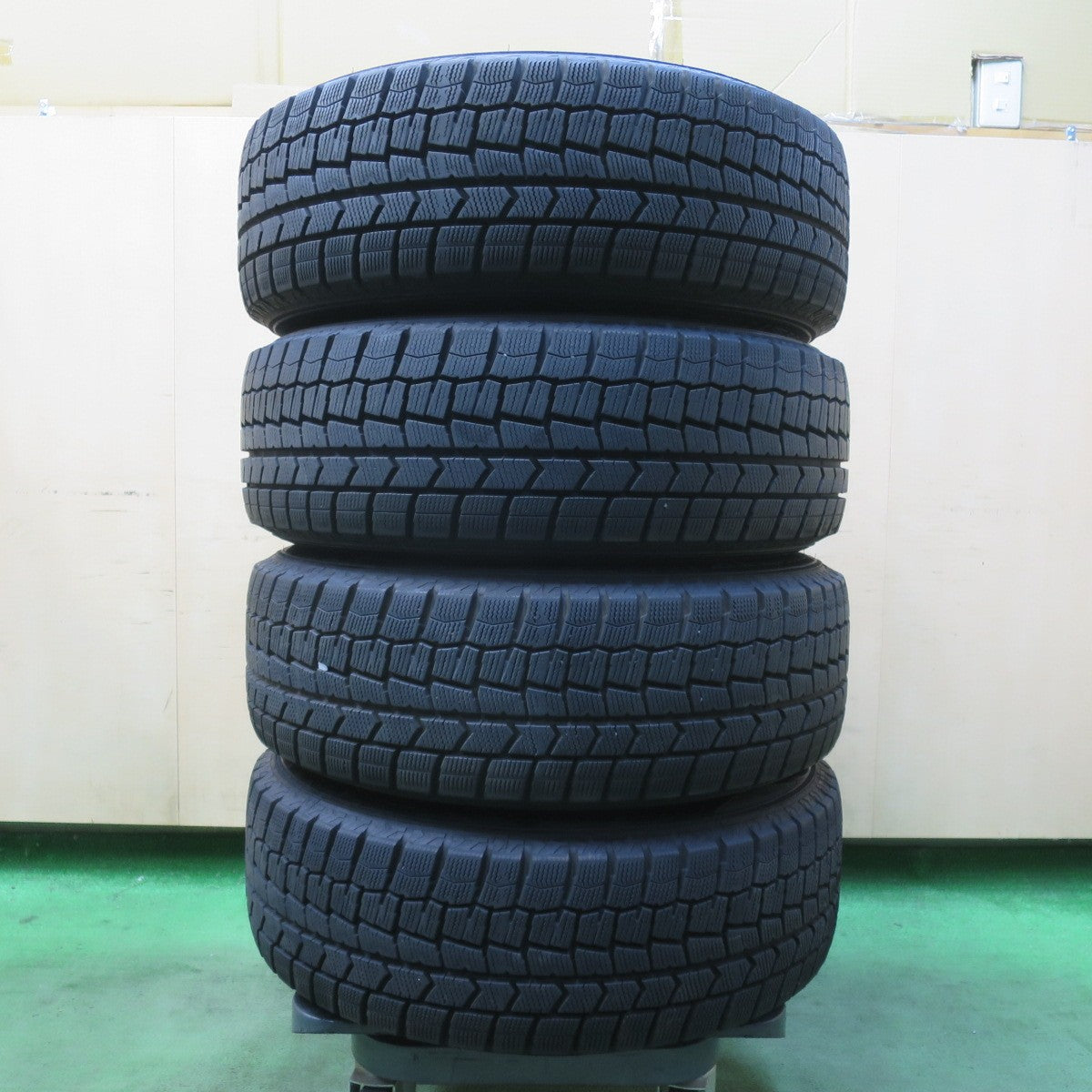 バリ溝！23年！9.5分以上★プリウス 等 195/65R15 スタッドレス ダンロップ ウインターマックス WM02 AZ SPORTS AZスポーツ 15インチ PCD100/5H★5123014イス