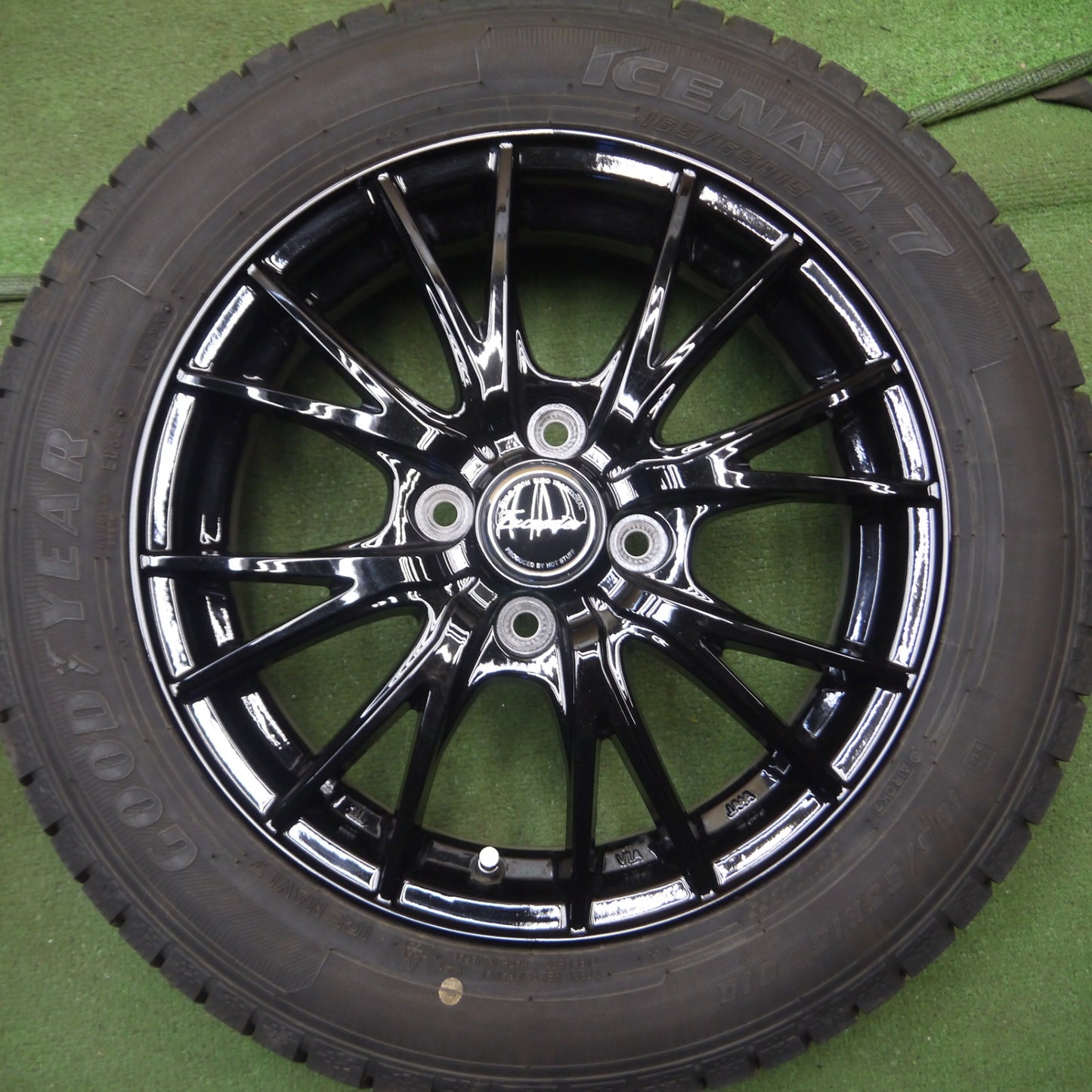 *送料無料* バリ溝！23年！綺麗！9.5分以上★スタッドレス 165/65R15 グッドイヤー アイスナビ7 Exceeder エクシーダー 15インチ PCD100/4H★4061006Hス