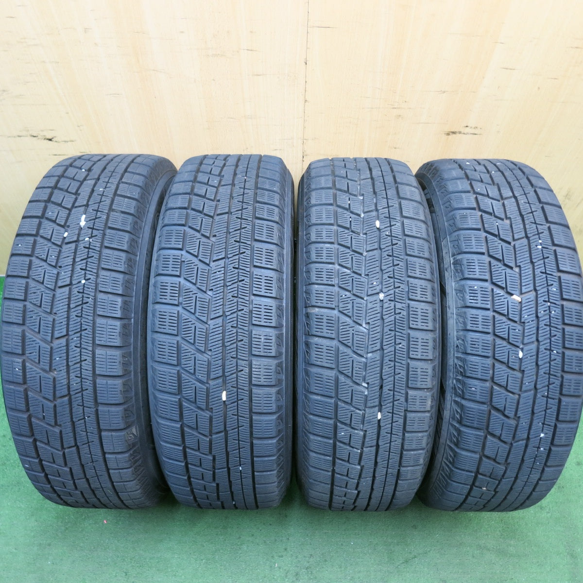 バリ溝！21年！キレイ！9.5分以上★スタッドレス 205/60R16 ヨコハマ アイスガード iG60 GRASS グラス 16インチ PCD114.3/5H★5081304AKス