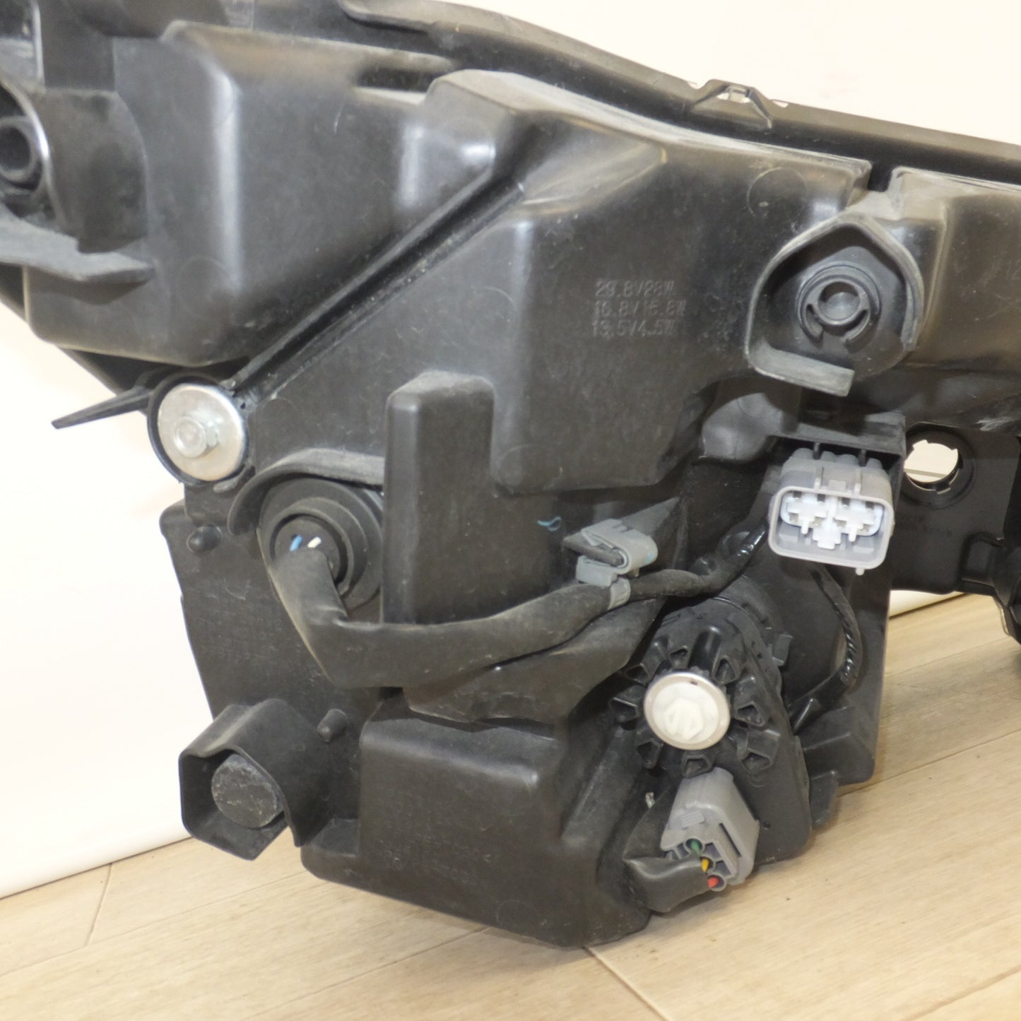 [送料無料] ★トヨタ TOYOTA 純正 タンクカスタム M900A LEDヘッドライト STANLEY W3917 左★