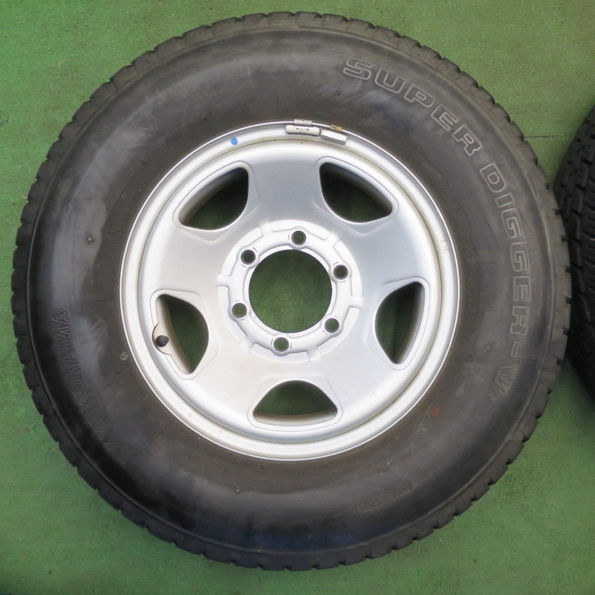 バリ溝！9.5分★215/80R15 112/110L ヨコハマ SUPER DIGGER-V スチール ホイール 15インチ PCD139.7/6H★6042101NJノ