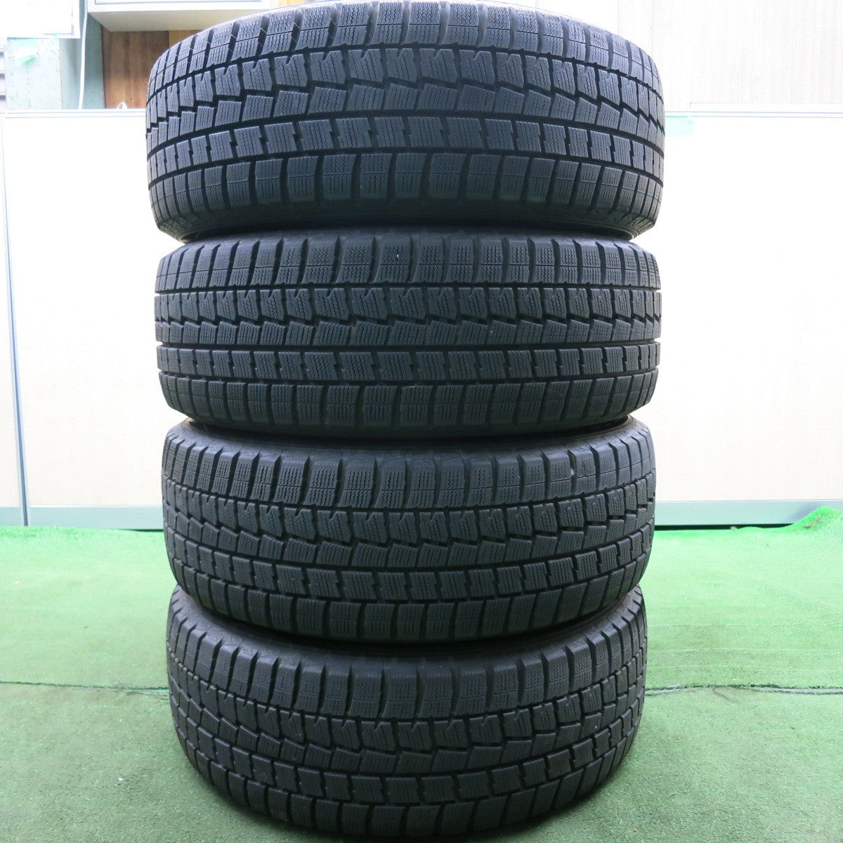 *送料無料* バリ溝！キレイ！9.5分★XV等 225/55R17 スタッドレス ダンロップ ウインターマックス WM01 VELVA SPORT ヴェルヴァ PCD100/5H★4051508HAス