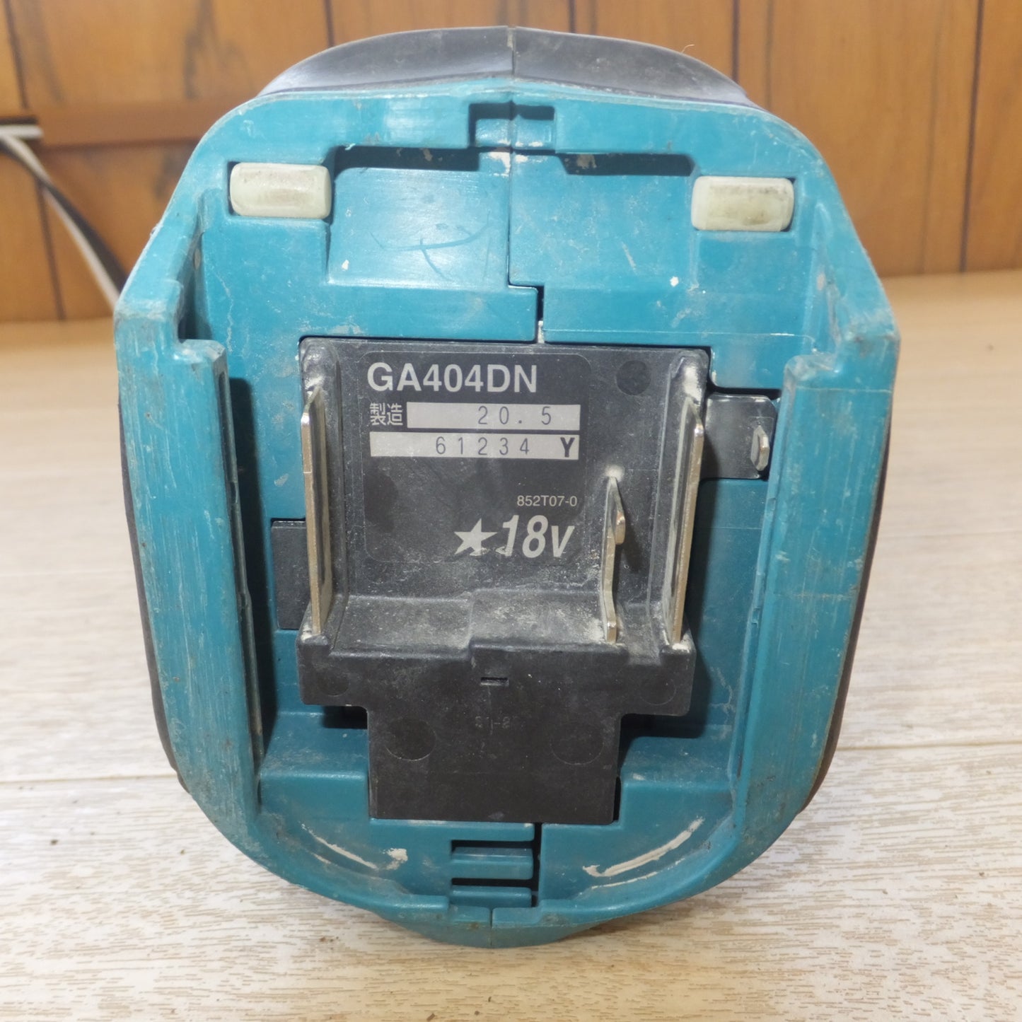 [送料無料] ★マキタ makita 100mm 充電式ディスクグラインダ GA404DN 18V 本体のみ★