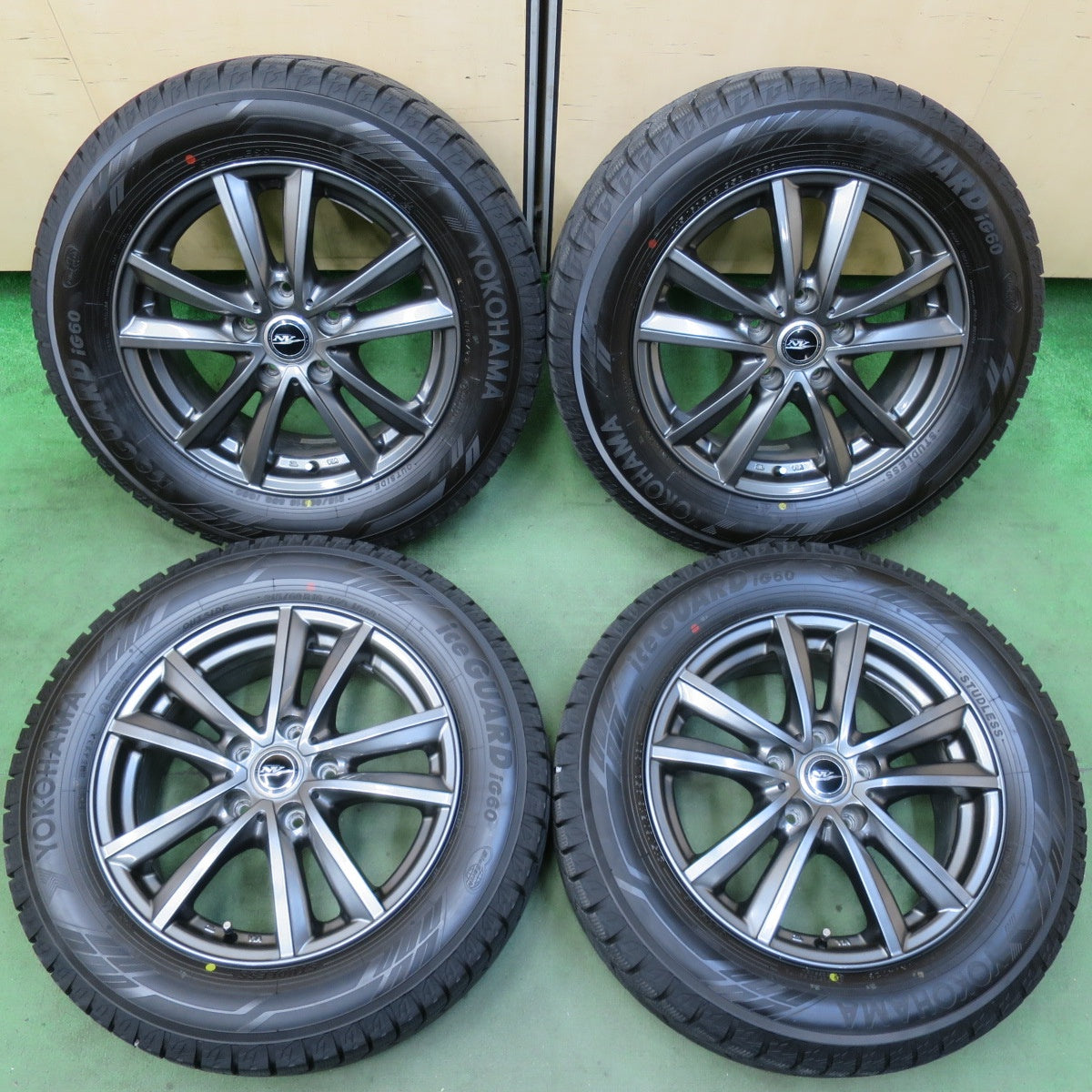 バリ溝！23年！キレイ！9.5分以上★スタッドレス 215/60R16 ヨコハマ アイスガード iG60 NIRVANA NV ニルバーナ ニルヴァーナ 16インチ PCD114.3/5H★5111805イス