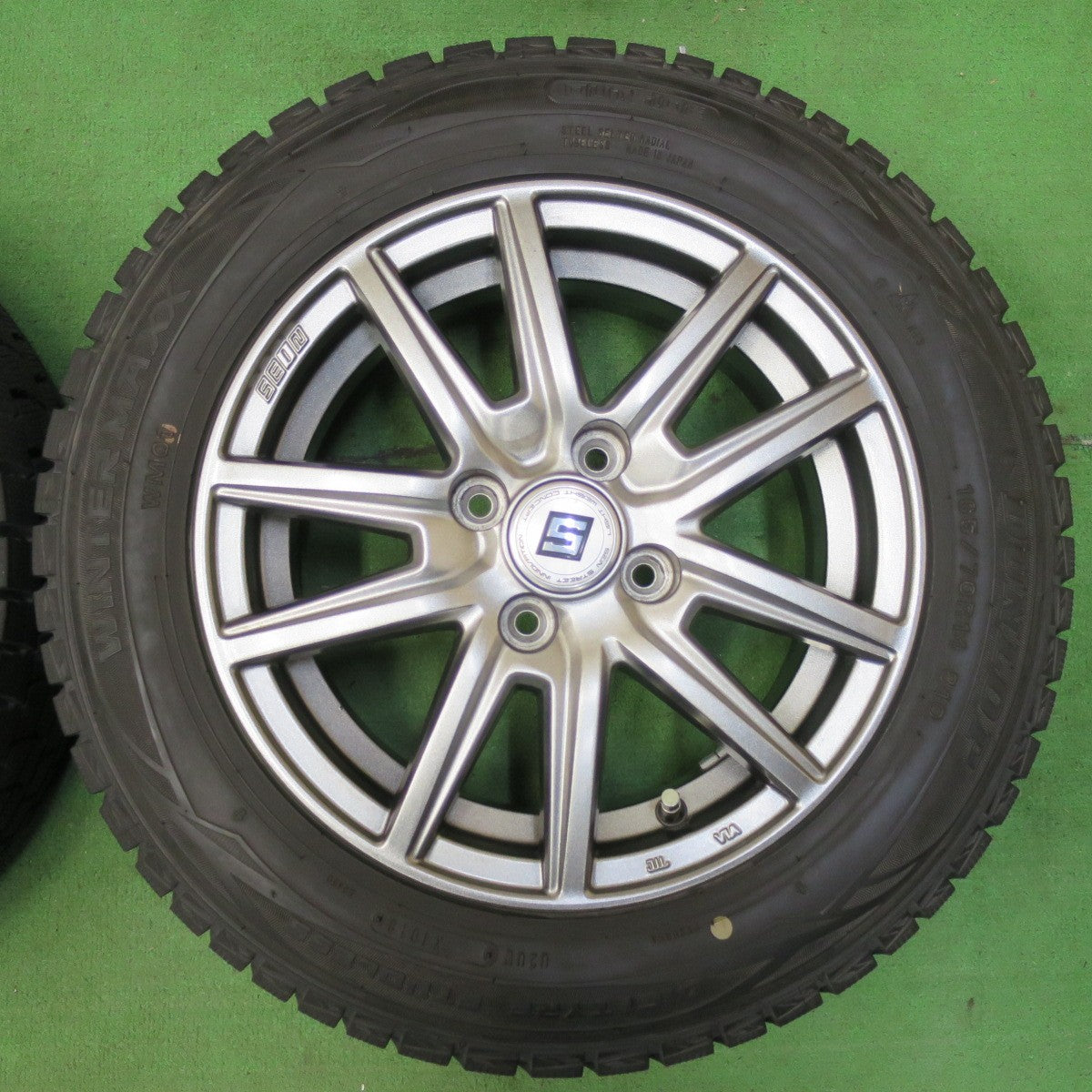 [送料無料] タイヤほぼ未使用！キレイ★スタッドレス 165/70R14 ダンロップ ウインターマックス WM01 SEIN ザイン 14インチ PCD100/4H★4093011イス