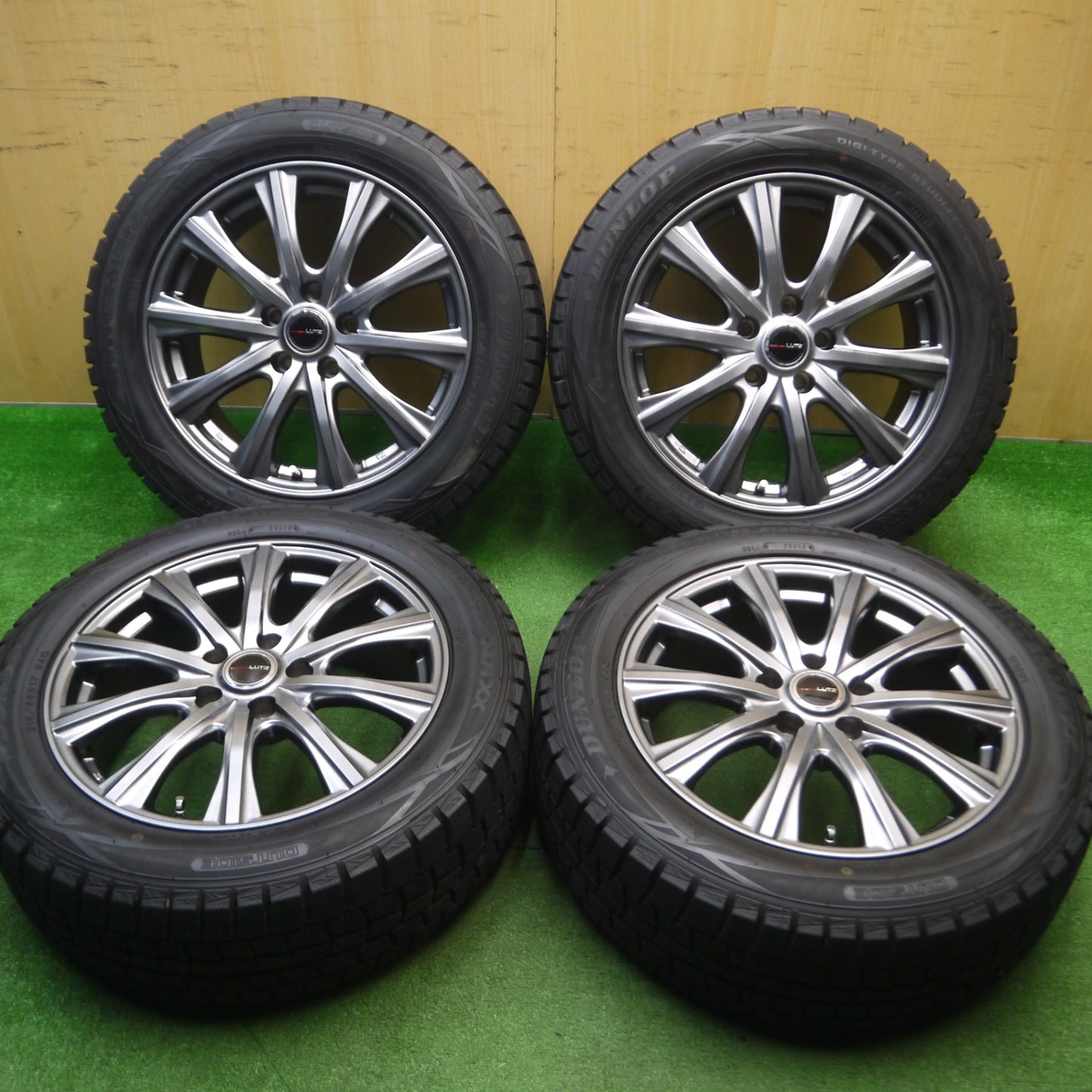 [送料無料] バリ溝！キレイ！9.5分以上★スタッドレス 215/55R17 ダンロップ ウインターマックス WM01 LUTZ 17インチ PCD114.3/5H★5011507Hス