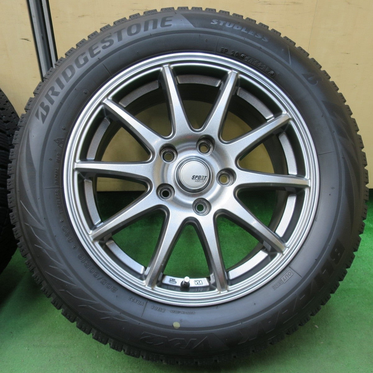 キレイ★スタッドレス 205/60R16 ブリヂストン ブリザック VRX2 SPORT ABELIA スポルト アベリア PCD114.3/5H★5013103イス