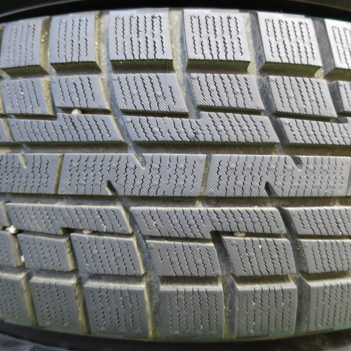 *送料無料* バリ溝！22年！キレイ！ほぼ10分★スタッドレス 185/60R15 プラクティバ アイス BP02 SPORT ABELIA 15インチ PCD100/4H★4060506イス
