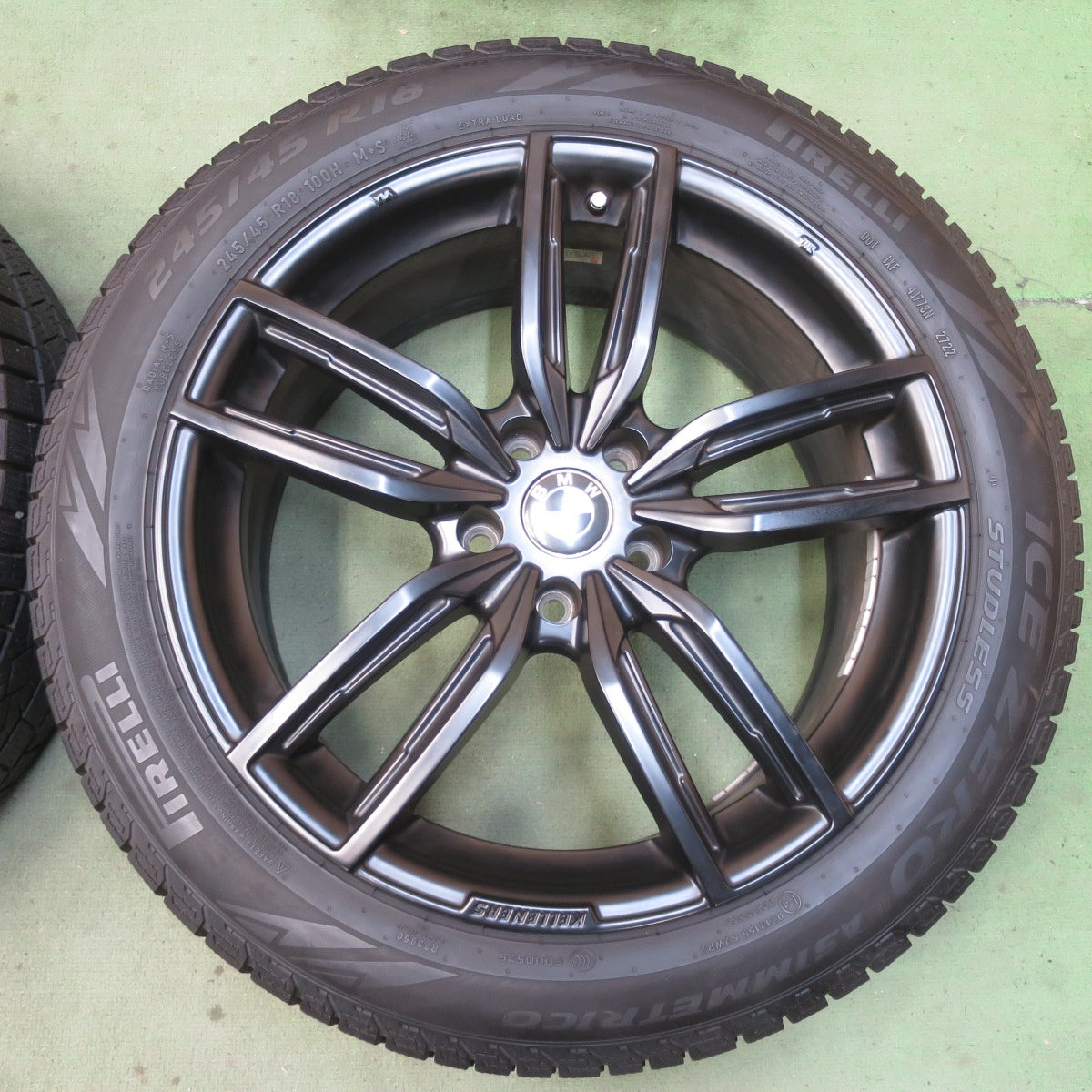 バリ溝！22年！8.5分◎BMW 等 KELLENERS 245/45R18 スタッドレス ピレリ アイスゼロ アシンメトリコ ケレナーズ 18インチ PCD112/5H◎6092908イス
