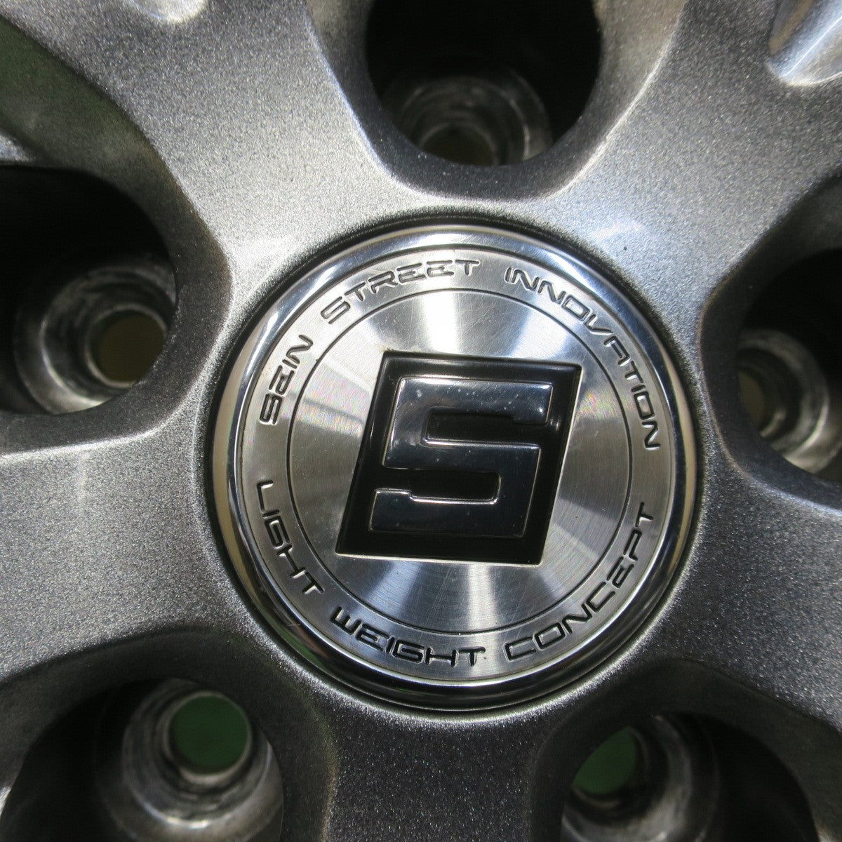 バリ溝！キレイ！8.5分★スタッドレス 225/60R17 ピレリ アイスアシンメトリコ プラス SEIN ザイン 17インチ PCD114.3/5H★6050518イス
