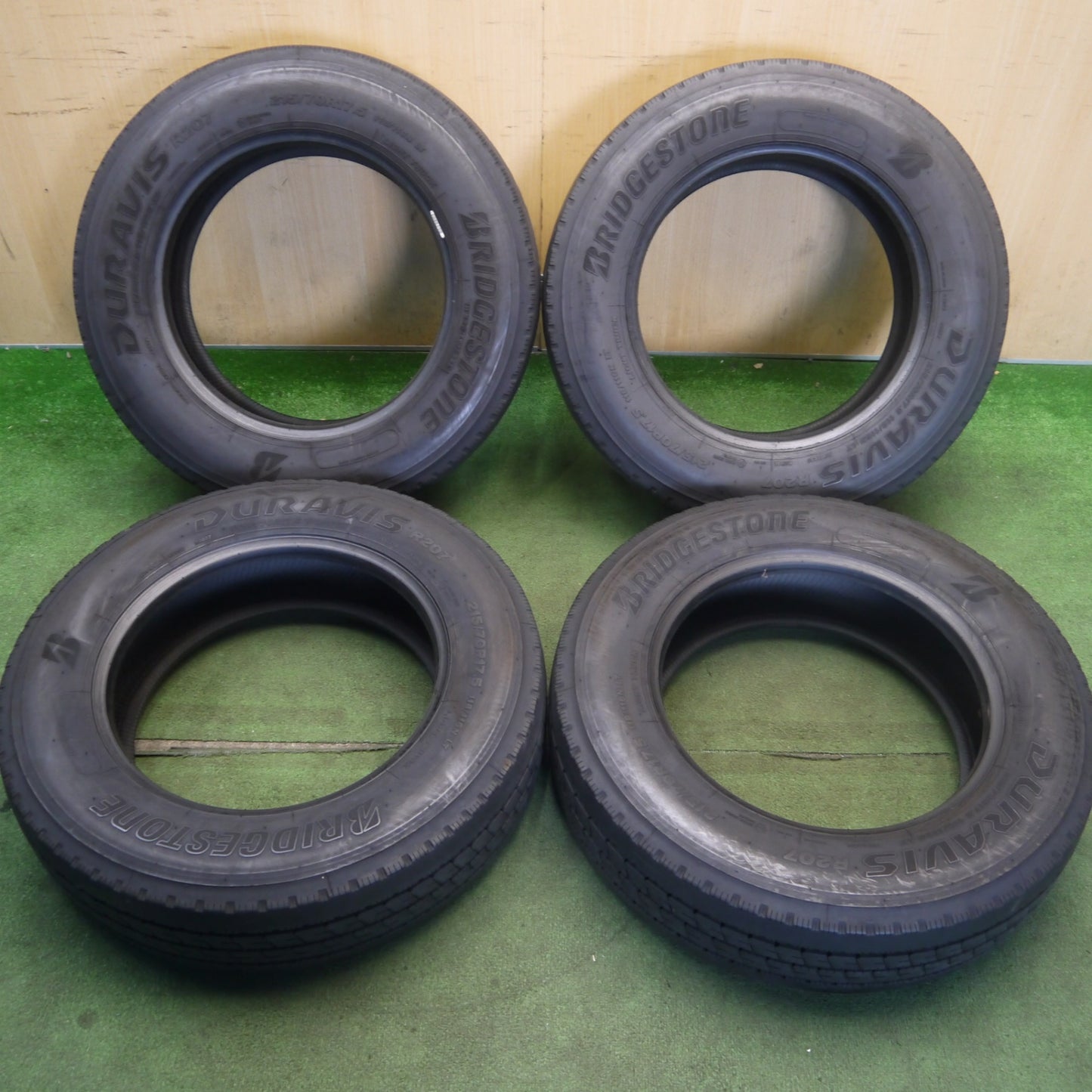 4本価格！23年★トラック タイヤ 215/70R17.5 118/116N ブリヂストン デュラビス R207 DURAVIS 17.5インチ★6053108KKスタ