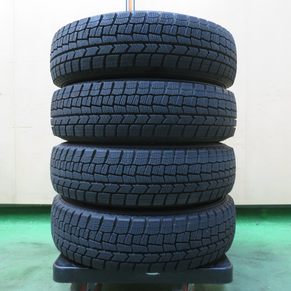 バリ溝！23年！キレイ！ほぼ10分★スタッドレス 155/70R13 ダンロップ ウインターマックス WM02 EuroSpeed MiD ユーロスピード 13インチ PCD100/4H★5042609イス