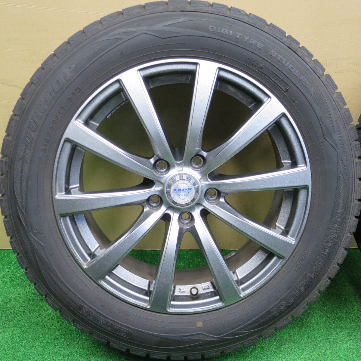 バリ溝！キレイ！9.5分以上★スタッドレス 215/60R17 ダンロップ ウインターマックス WM01 ZACK JP-110 MONZA ザック モンツァ 17インチ PCD114.3/5H★5112802NKス