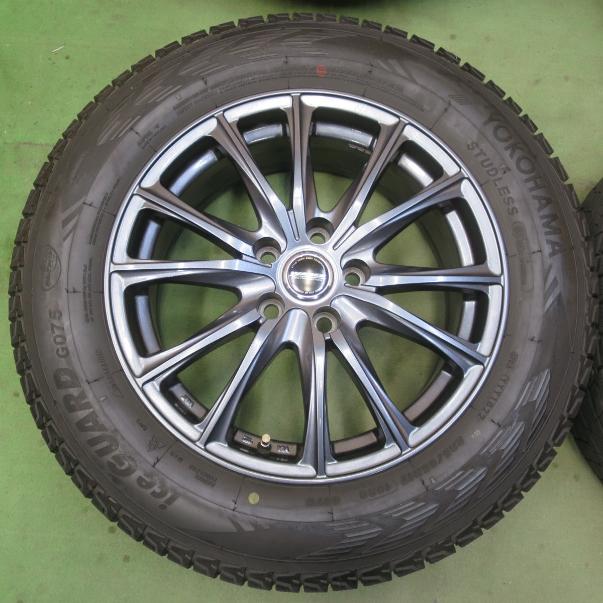 バリ溝！22年！キレイ！8.5分★スタッドレス 225/65R17 ヨコハマ アイスガード G075 WAREN ヴァーレン 17インチ PCD114.3/5H★6052502イス