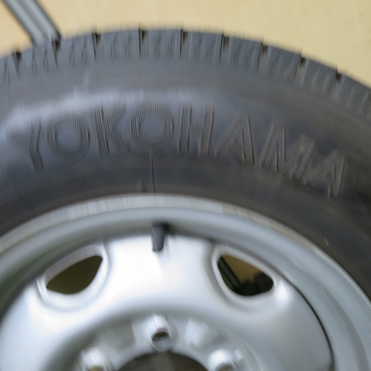 バリ溝！キレイ！9分！1本★スタッドレス 195/75R15 109/107L 12PR ヨコハマ アイスガード iG91 スチール ホイール 15インチ PCD139.7/6H★6012812ナス