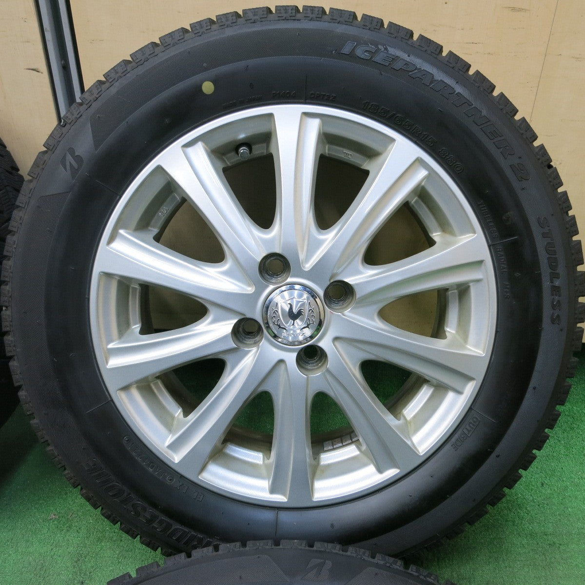 [送料無料] バリ溝！21年！8.5分★スタッドレス 185/65R15 ブリヂストン アイスパートナー2 STYTZ 15インチ PCD100/4H★4111905SYス