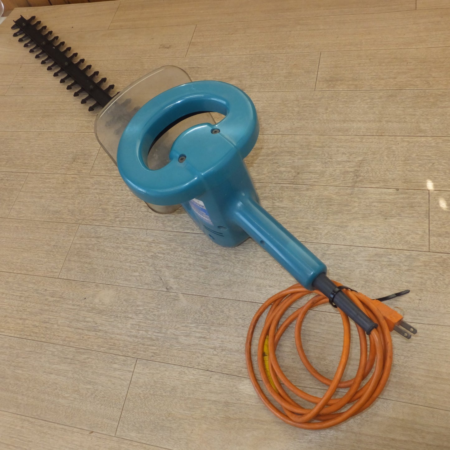 [送料無料] ★マキタ makita 630mm ヘッジトリマ UH6300　100V 50-60Hz 500W 5.3A　生垣バリカン★