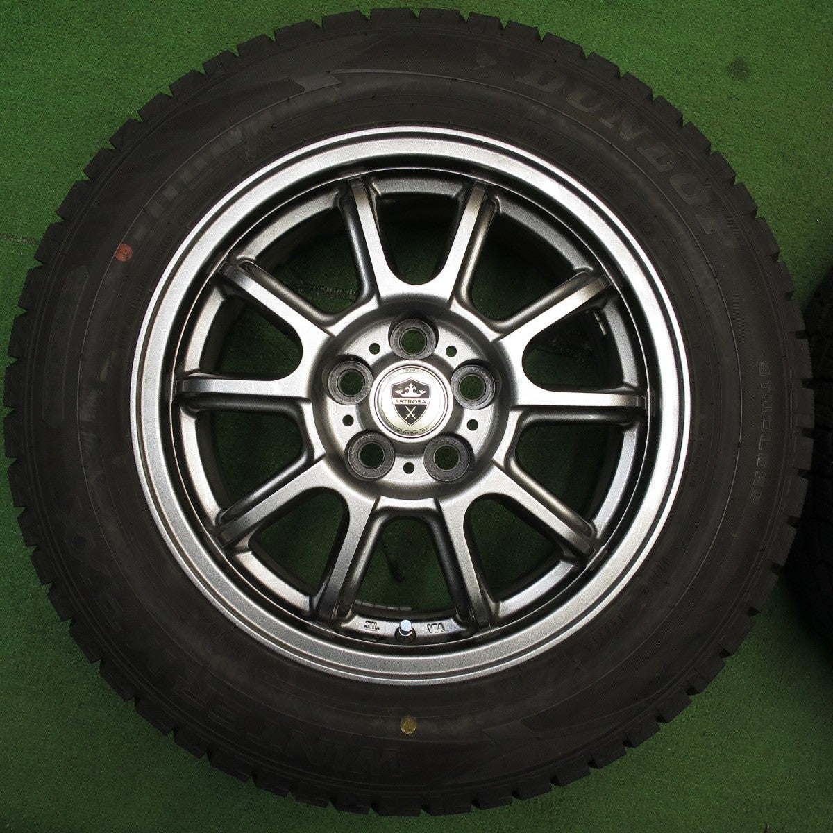 バリ溝！21年！キレイ！9.5分以上★プリウス 等 195/65R15 スタッドレス ダンロップ ウインターマックス WM02 ESTROSA エステローザ 15インチ PCD100/5H★5052504NJス