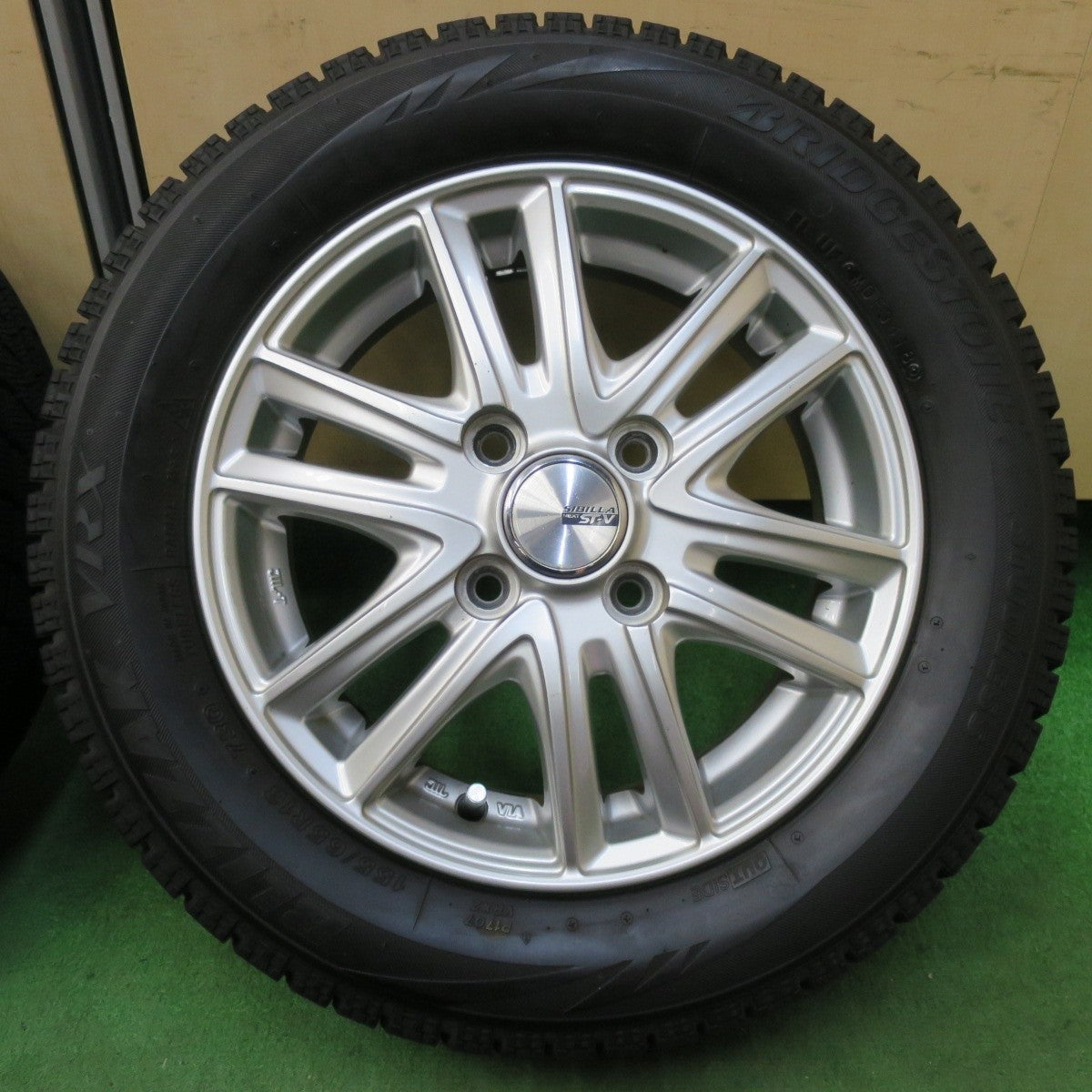 バリ溝！8.5分★スタッドレス 155/65R13 ブリヂストン ブリザック VRX SIBILLA NEXT ST-V シビラ 13インチ PCD100/4H★5013119イス