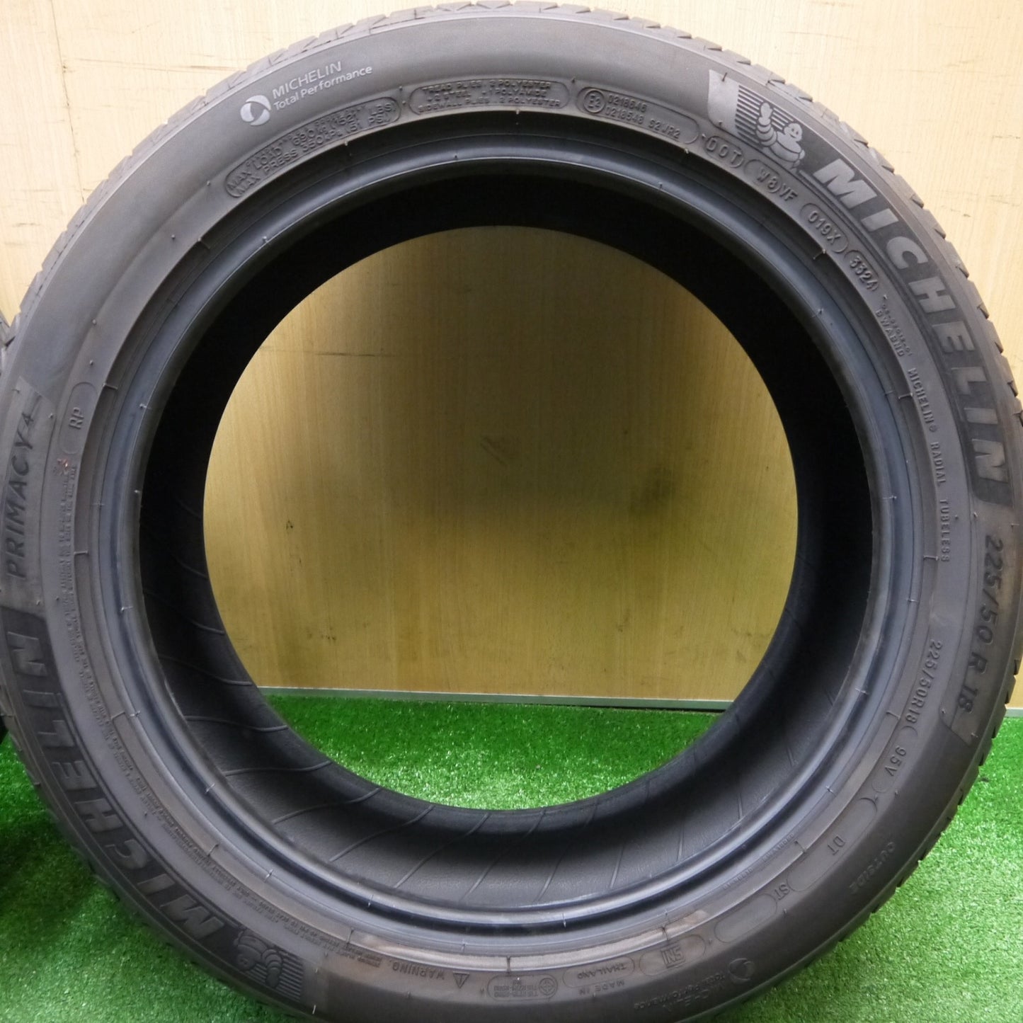 バリ溝！24年！9分★225/50R18 ミシュラン プライマシー4 PRIMACY4 タイヤ 18インチ カローラクロス C-HR ヴェゼル エスティマ 等★5121203Hノタ