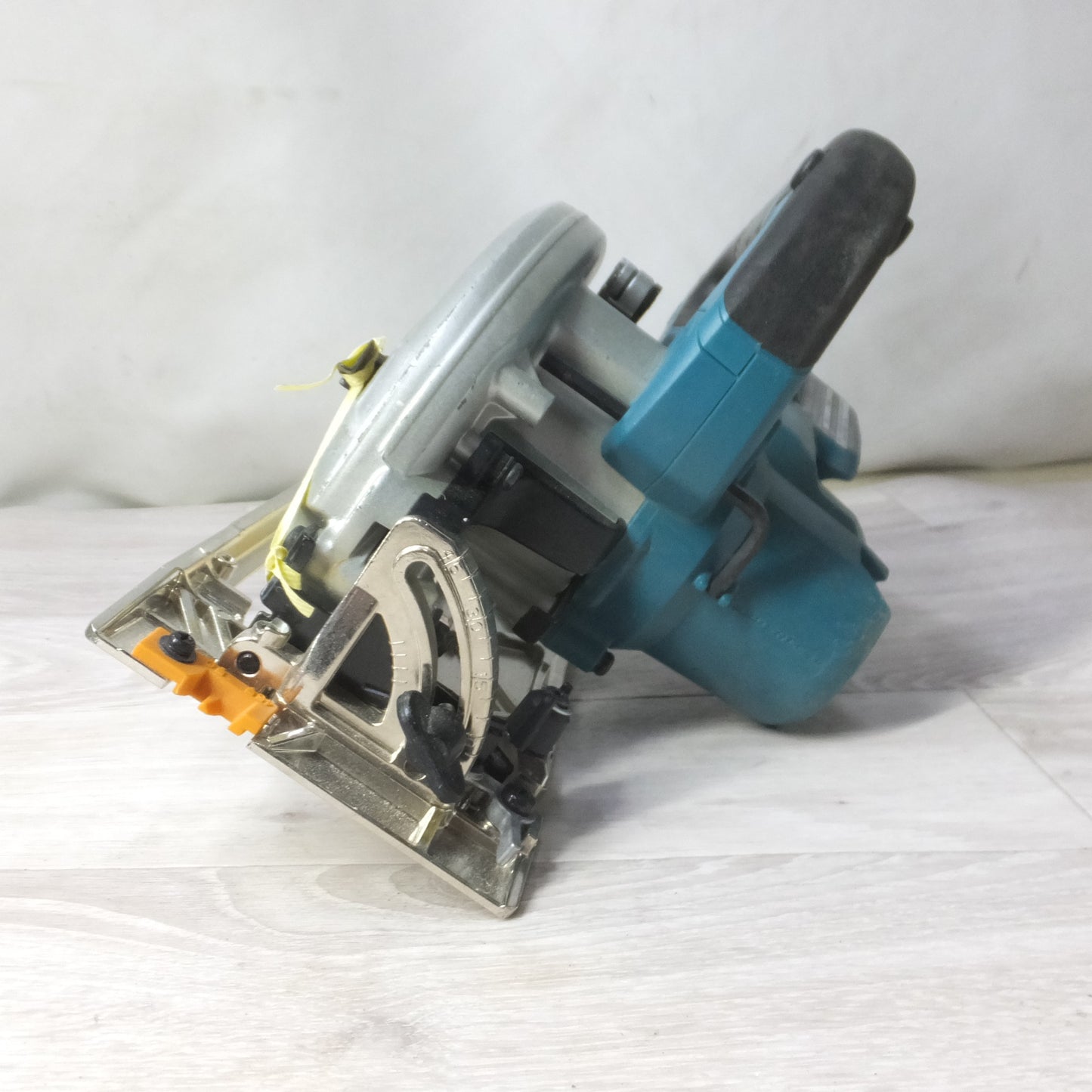 [送料無料] ◆makita マキタ 165mm 充電式マルノコ HS631D 18V 切断機 丸のこ 電動工具 本体のみ◆