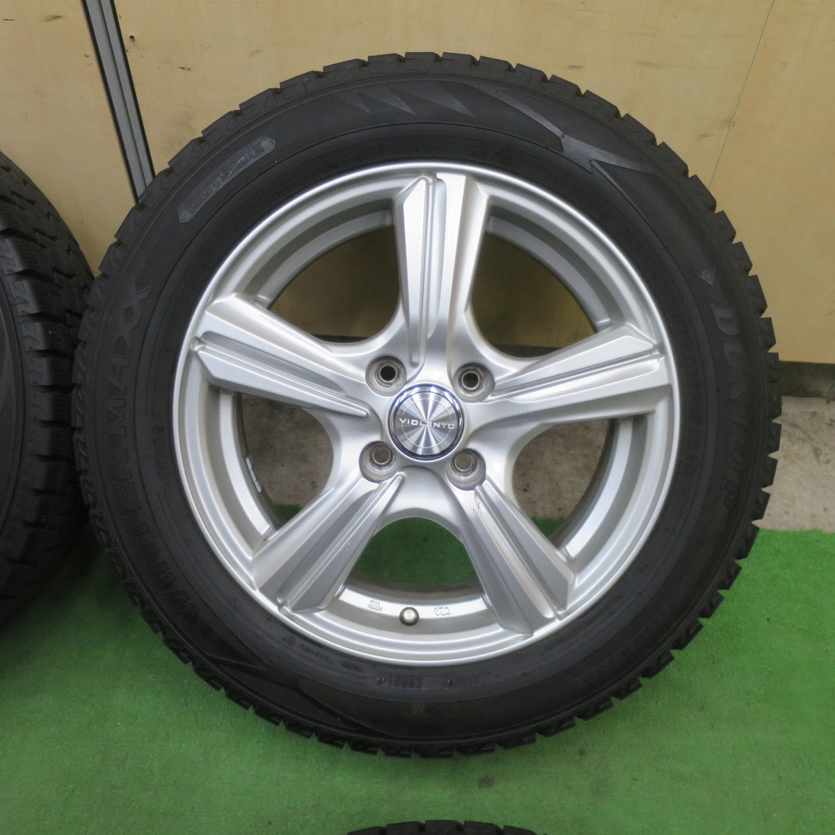 バリ溝！キレイ！9.5分★スタッドレス 175/65R15 ダンロップ ウインターマックス WM02 VIOLENTO ヴィオレント 15インチ PCD100/4H★6021806TTス
