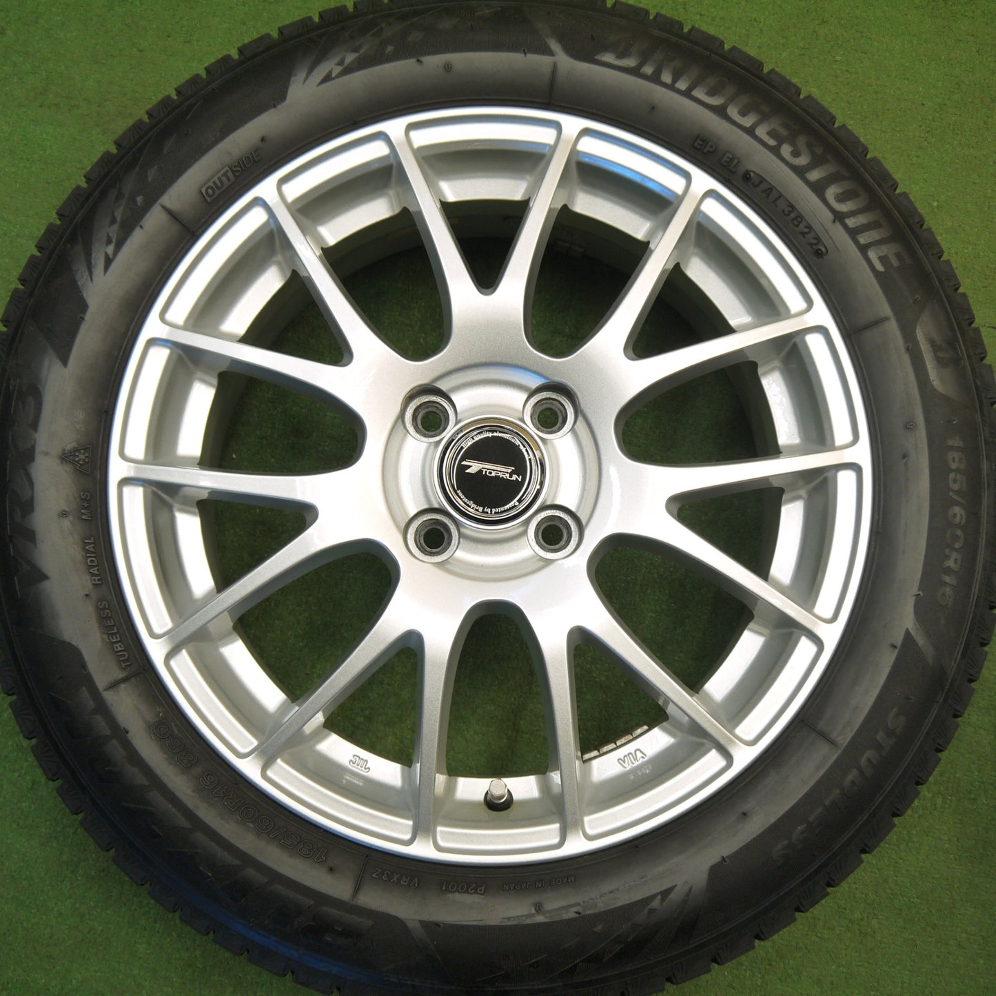 バリ溝！22年！キレイ！9.5分★スタッドレス 185/60R16 ブリヂストン ブリザック VRX3 TOPRUN トップラン 16インチ PCD100/4H★6021302Hス