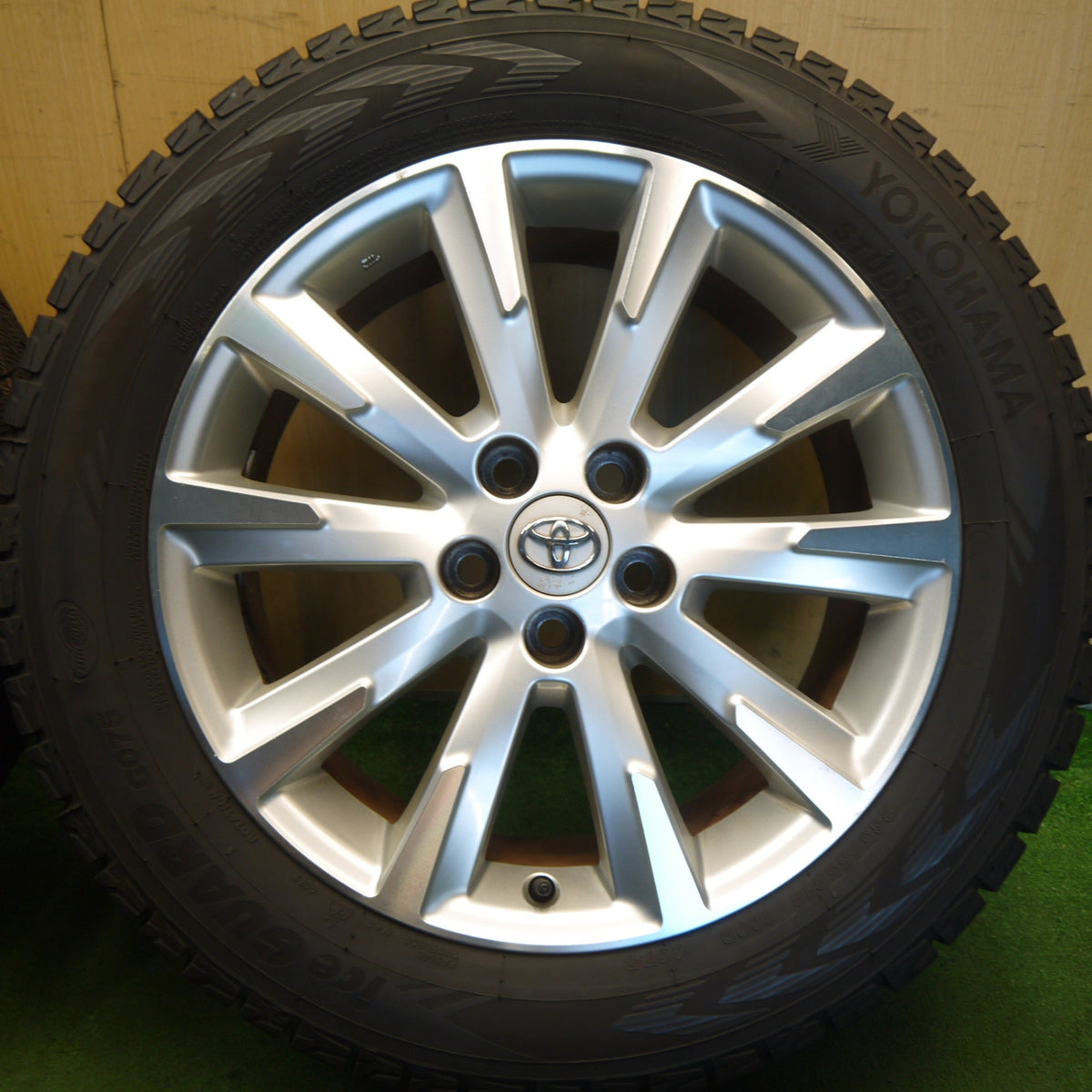 バリ溝！23年！キレイ！9.5分◎トヨタ ヴァンガード 純正 235/55R18 スタッドレス ヨコハマ アイスガード G075 18インチ PCD114.3/5H◎6092501Hス