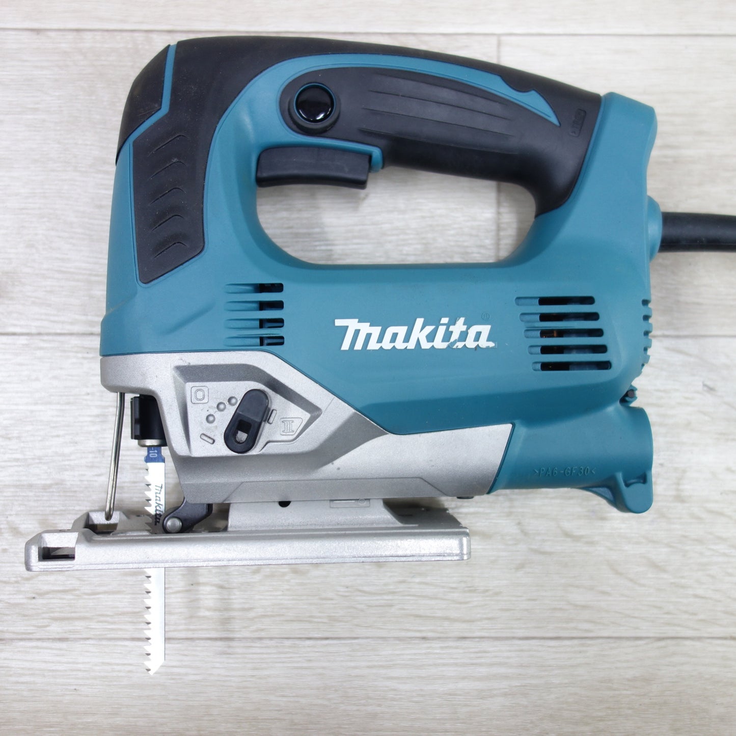 [送料無料] ◆マキタ ジグソー JV0600 電動 工具 切断機 切断 木工用 DIY のこぎり コード式 電気 Makita◆