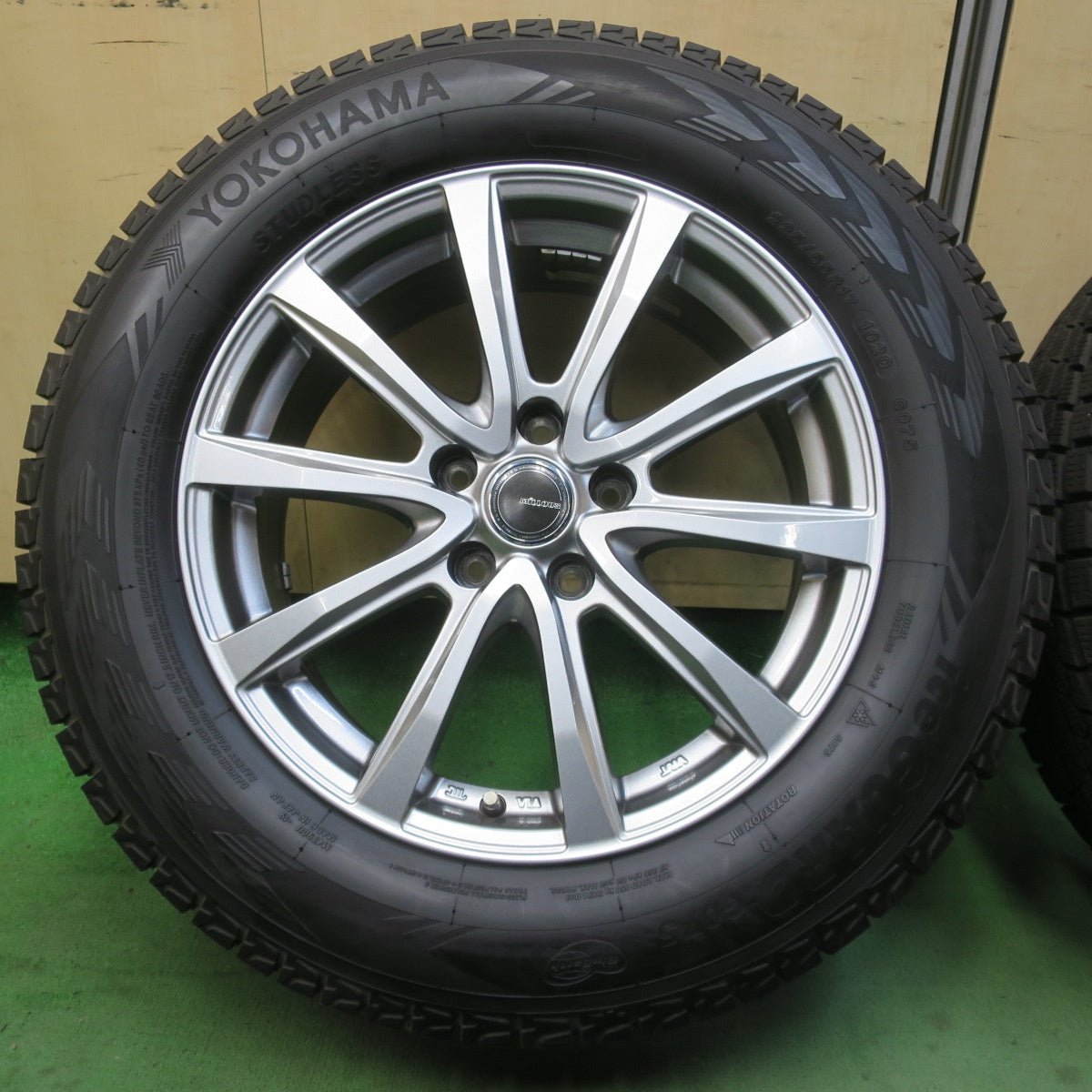 ほぼ未使用！23年！キレイ★スタッドレス 225/65R17 ヨコハマ アイスガード G075 MiLLOUS VX ミルアス 17インチ PCD114.3/5H★6033105イス
