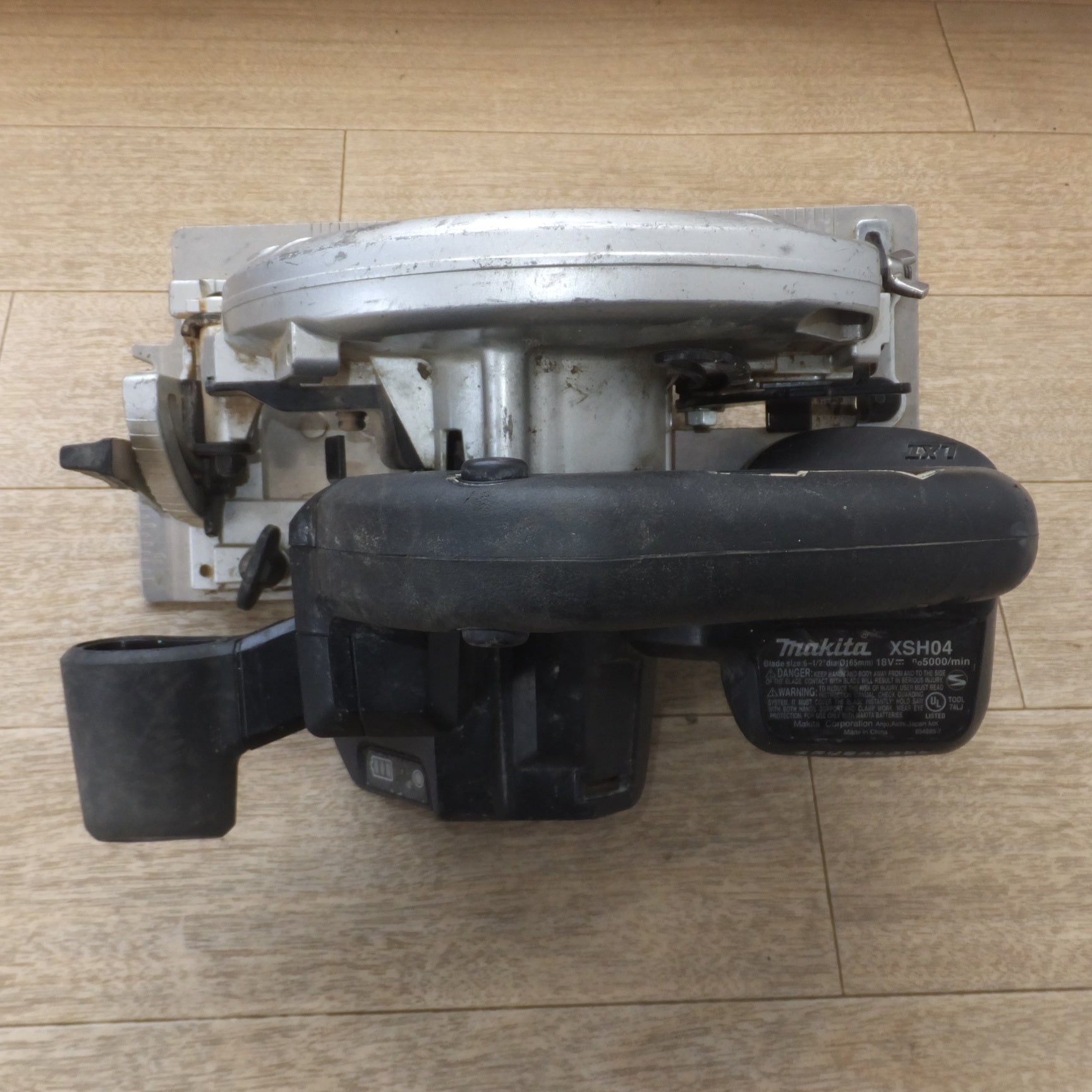 送料無料] ☆マキタ makita 165mm 充電式マルノコ XSH04 18V