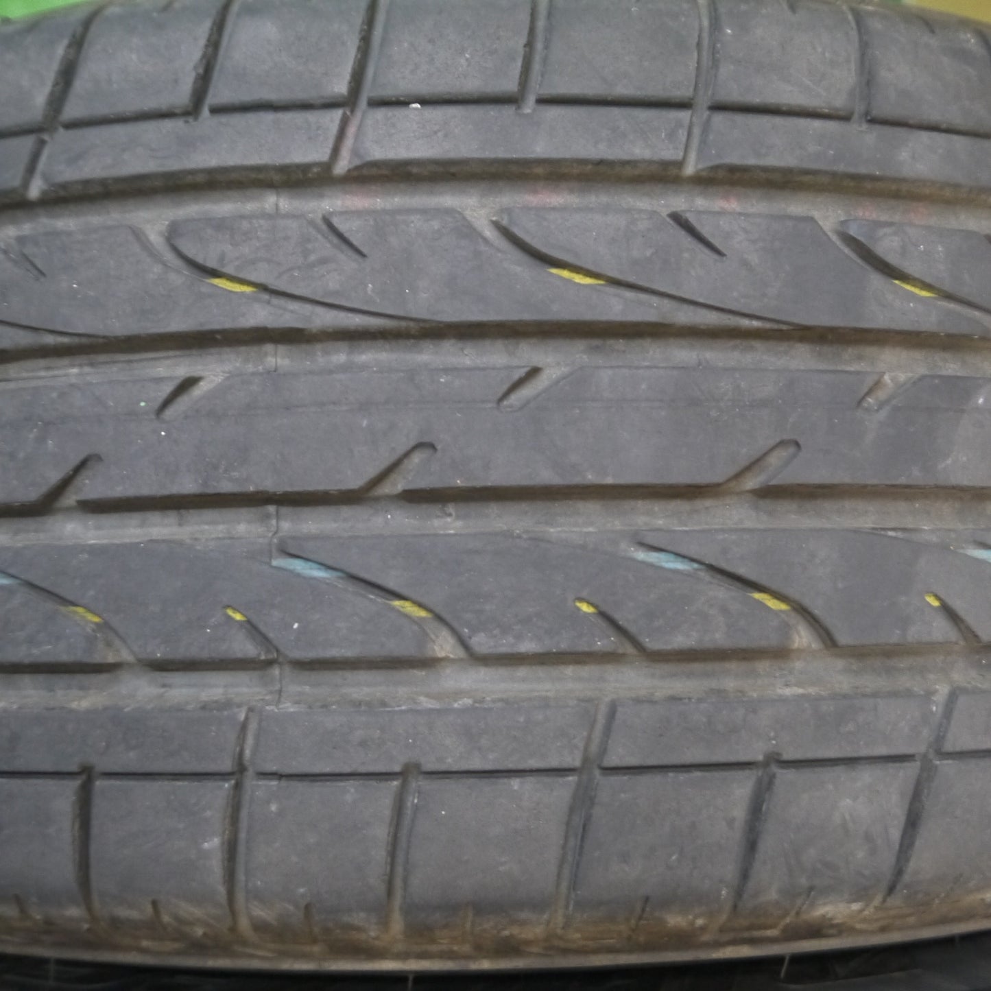 [送料無料] バリ溝！24年！9.5分★225/60R17 ブリヂストン デューラー H/P SPORT タイヤ 17インチ レガシィ アウトバック フォレスター 等★4122504Hノタ