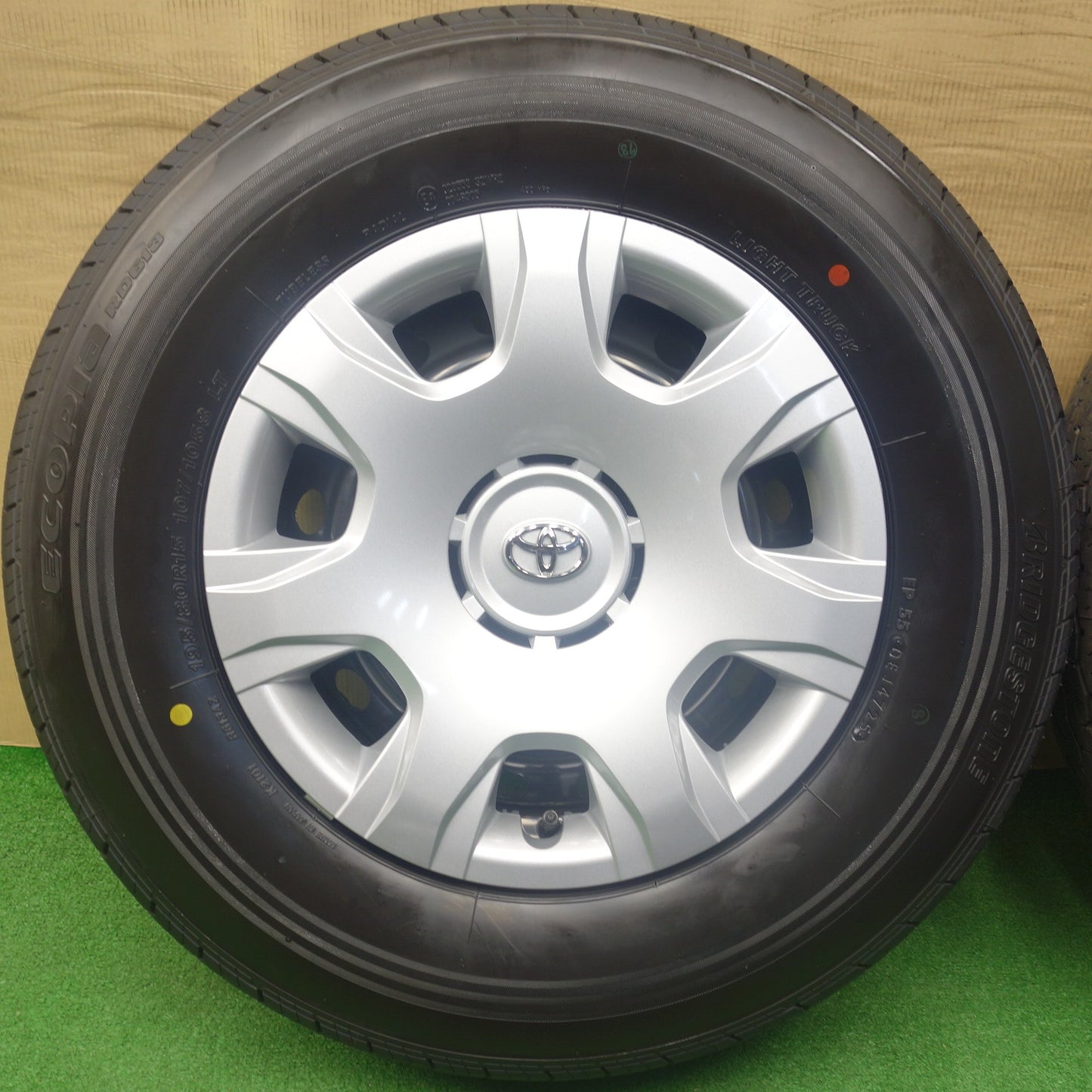 新車外し！25年★トヨタ 200系 ハイエース 純正 スチール 195/80R15 107/105S ブリヂストン エコピア RD613 15インチ PCD139.7/6H★6022505KTノ