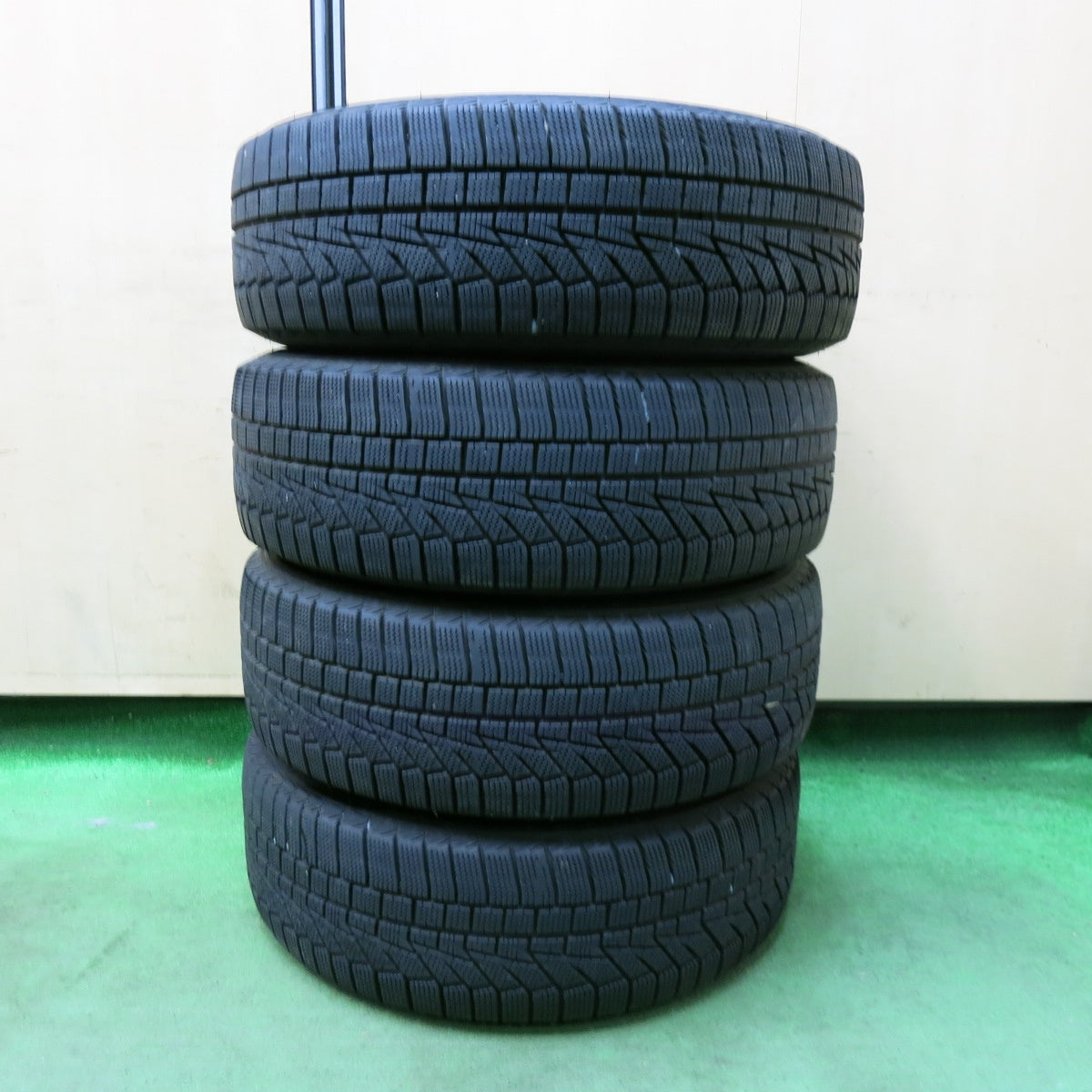 [送料無料] バリ溝！キレイ！8.5分★スタッドレス 195/65R15 ハンコック ウインター アイセプト IZ2A Plencia プレンシア 15インチ PCD114.3/5H★4122505SYス
