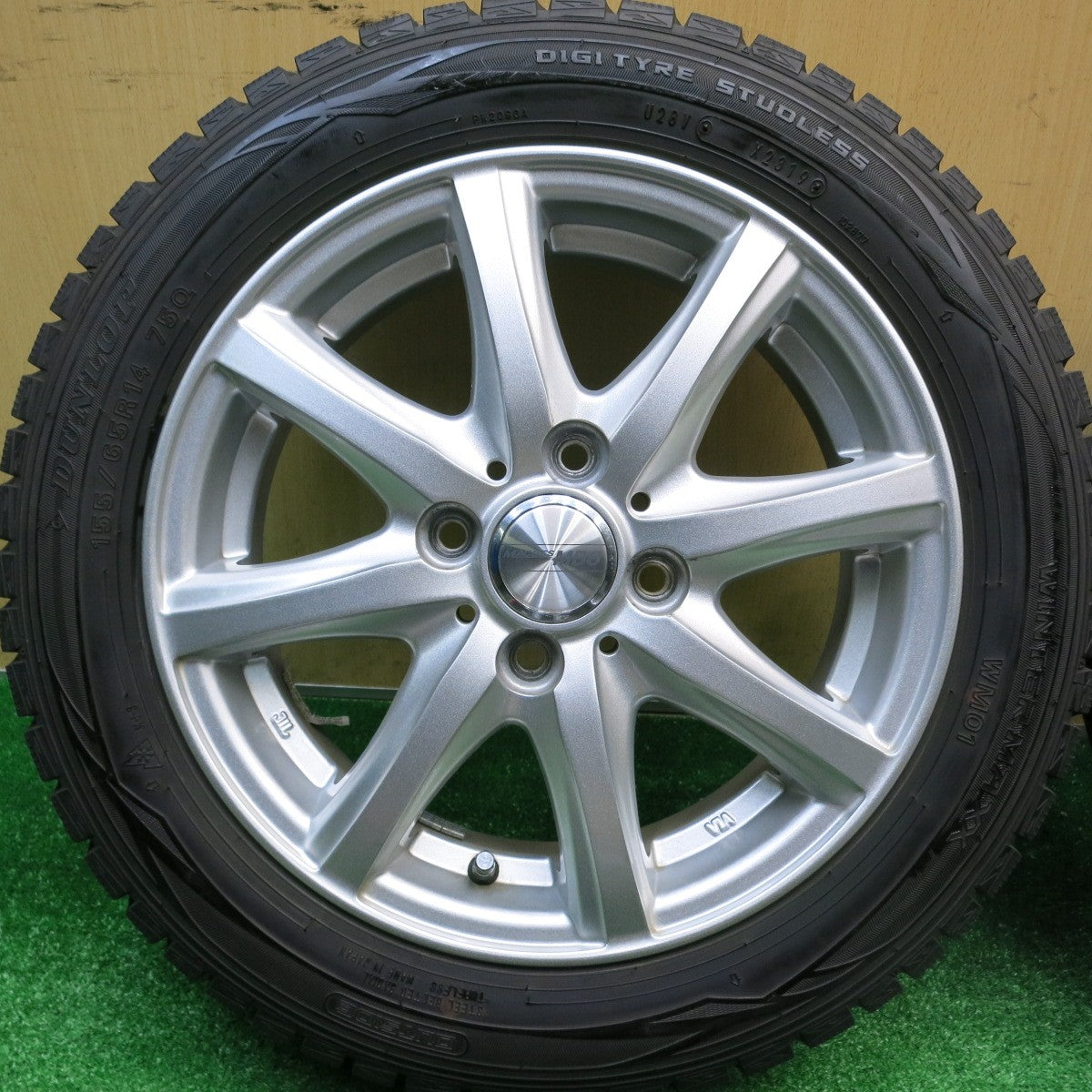 ほぼ未使用！キレイ★スタッドレス 155/65R14 ダンロップ ウインターマックス WM01 MACBES MB8 マクベス 14インチ PCD100/4H★5110613HAス