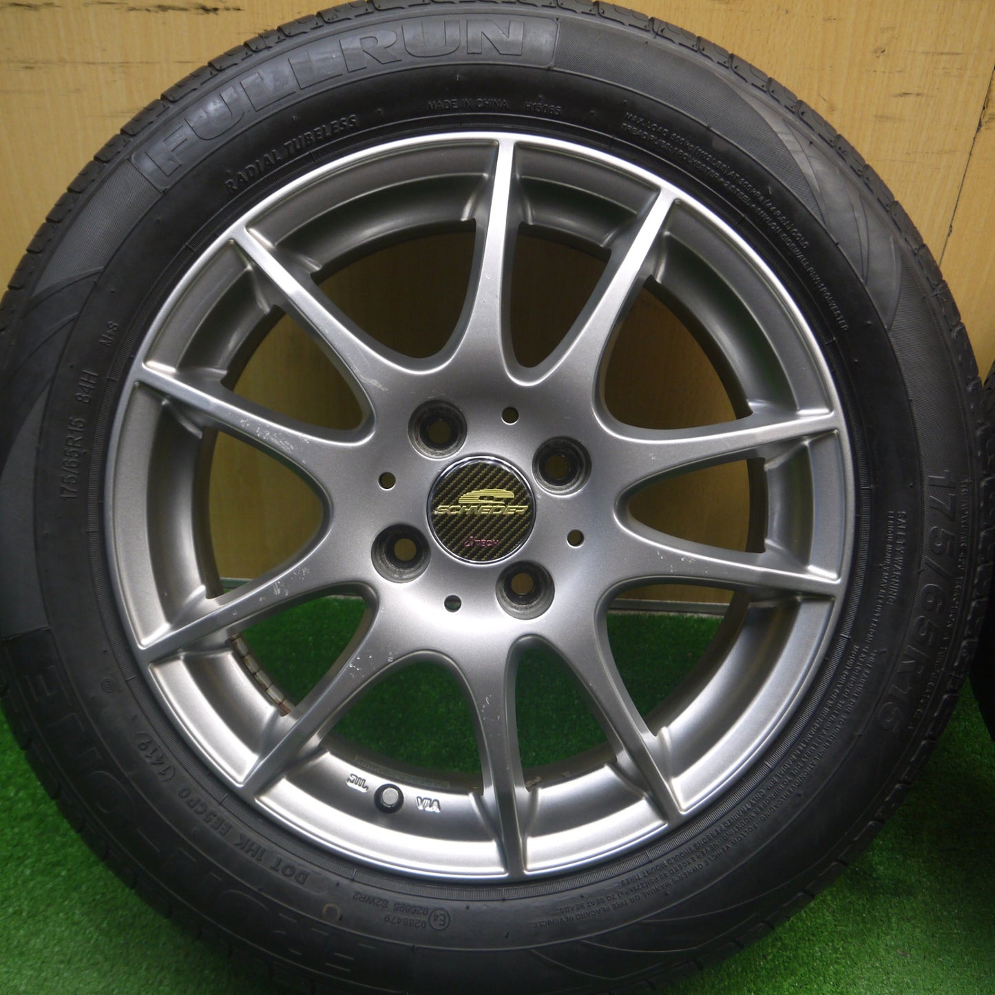 [送料無料] バリ溝！8.5分★175/65R15 フルラン FRUN-ONE SCHNEIDER ATECH シュナイダー 15インチ PCD100/4H★5020702Hノ