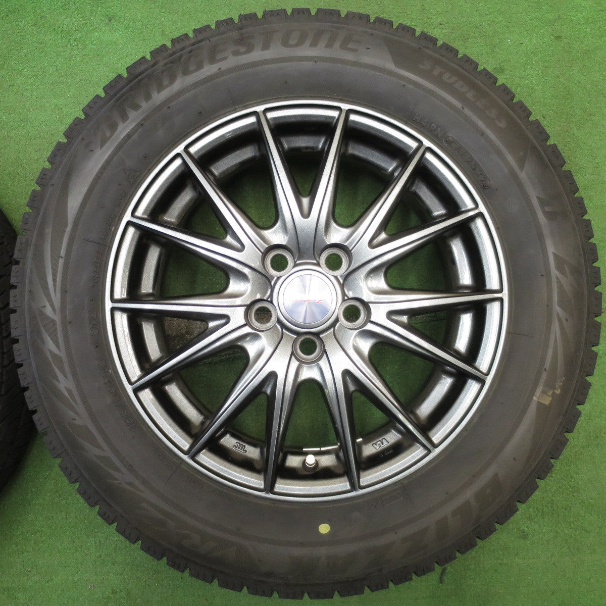 バリ溝！22年！キレイ！9.5分★プリウス 等 195/65R15 スタッドレス ブリヂストン ブリザック VRX2 VELVA SPORTZ ヴェルヴァ 15インチ PCD100/5H★5053007NJス