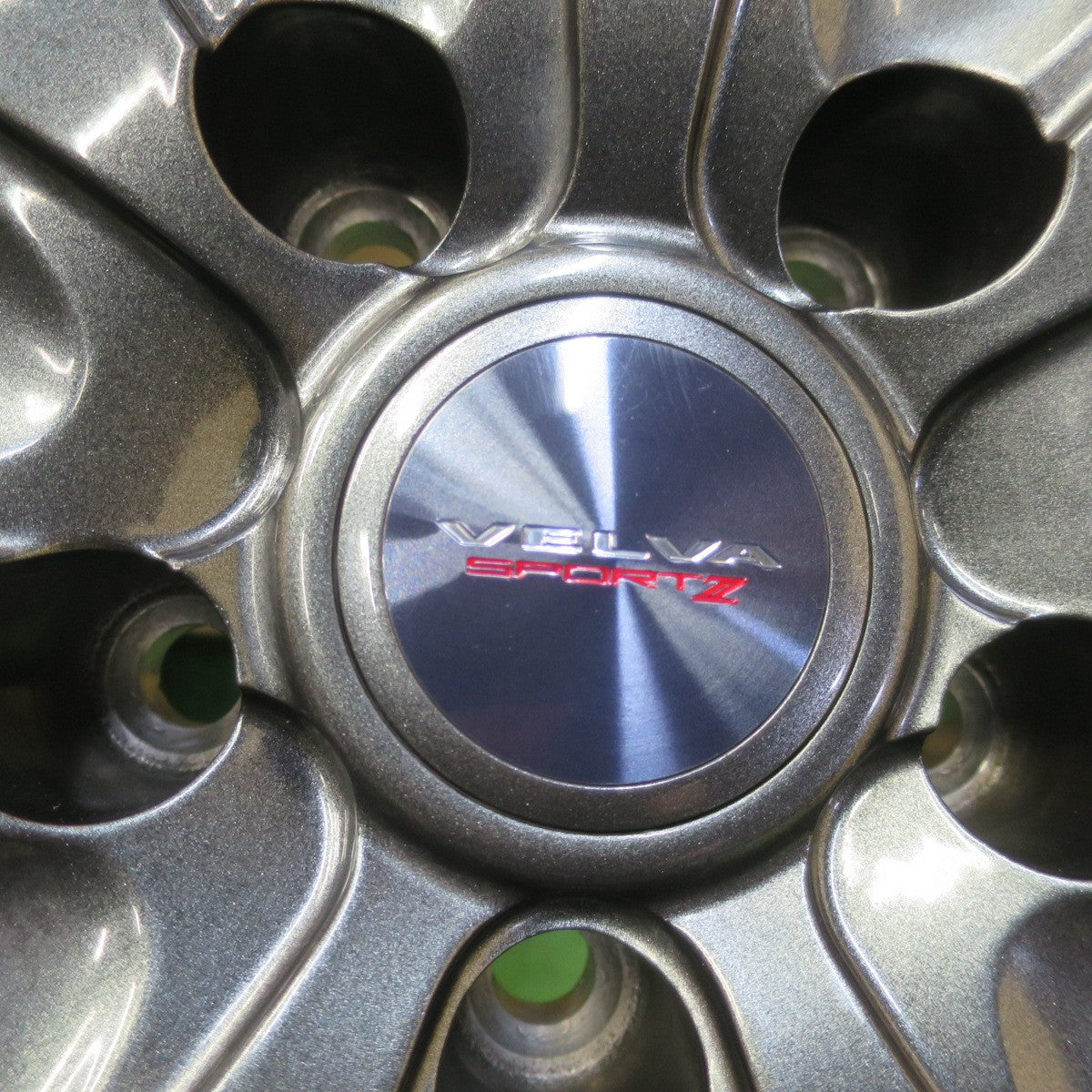 バリ溝！23年！キレイ！9.5分★スタッドレス 225/55R19 ダンロップ ウインターマックス 03 VELVA SPORTZ ヴェルヴァ 19インチ PCD114.3/5H★6040607イス