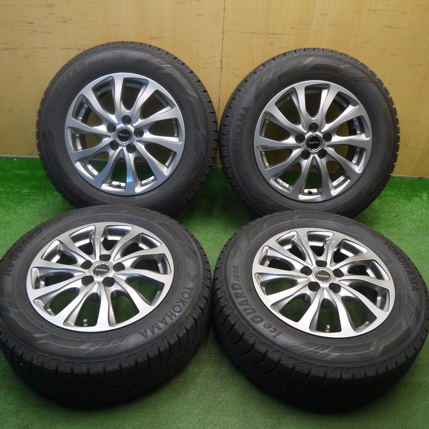 ほぼ未使用！24年！キレイ★プリウス 等 195/65R15 スタッドレス ヨコハマ アイスガード iG60 BALMINUM TR10 バルミナ 15インチ PCD100/5H★6012006Hス